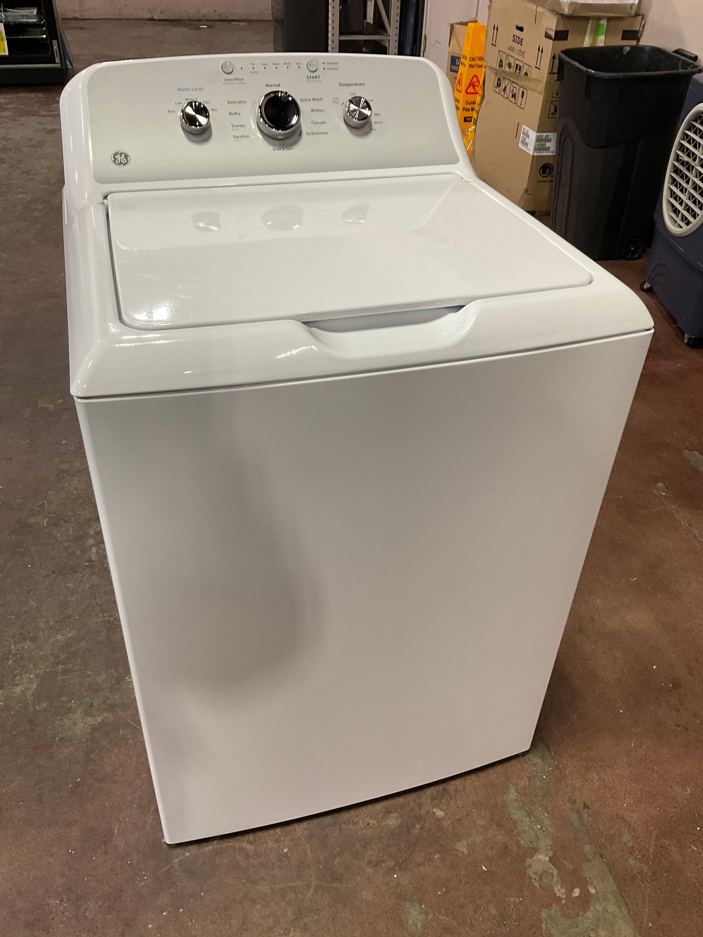 Front view, door closed