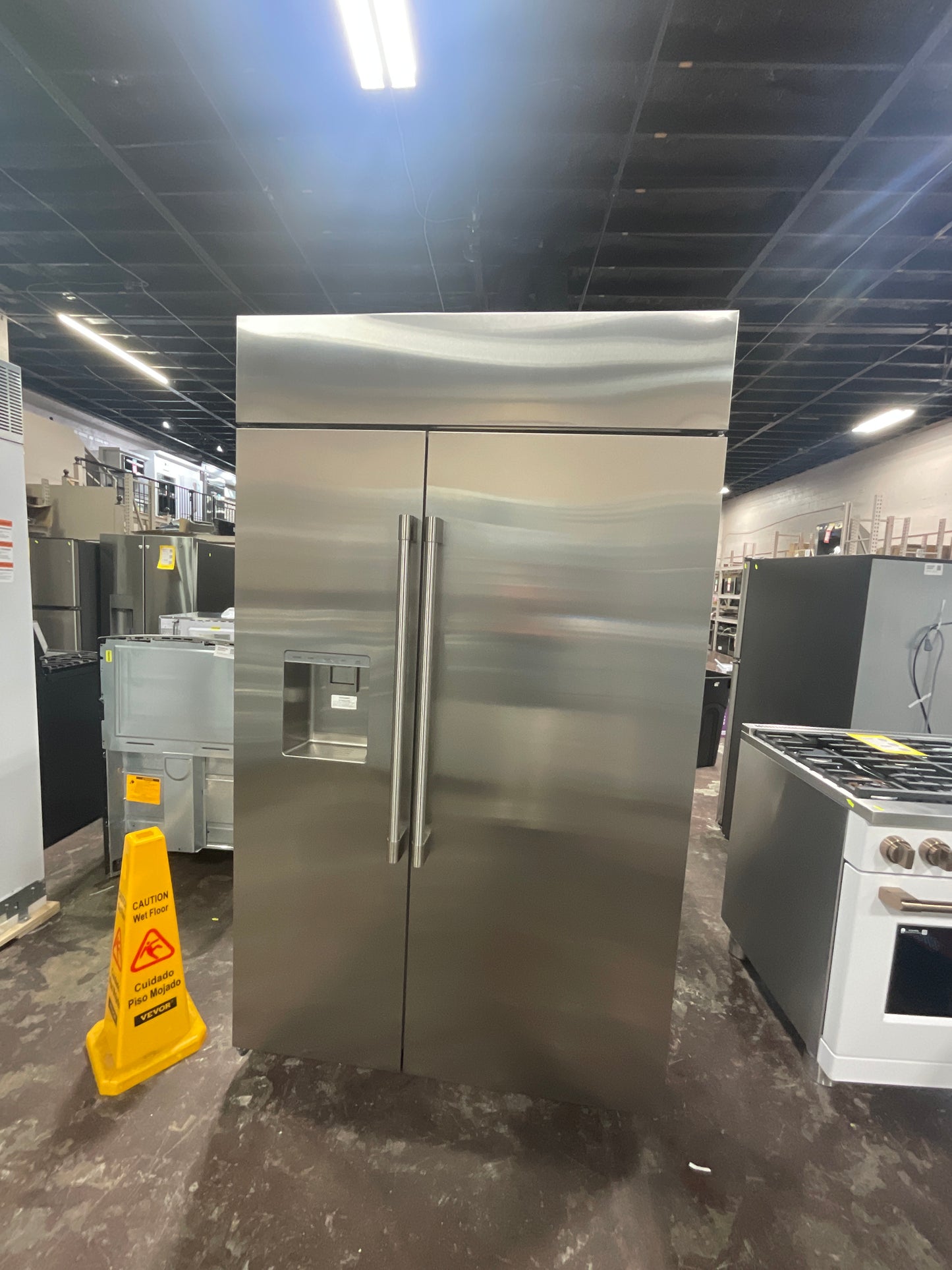 Front view, door closed