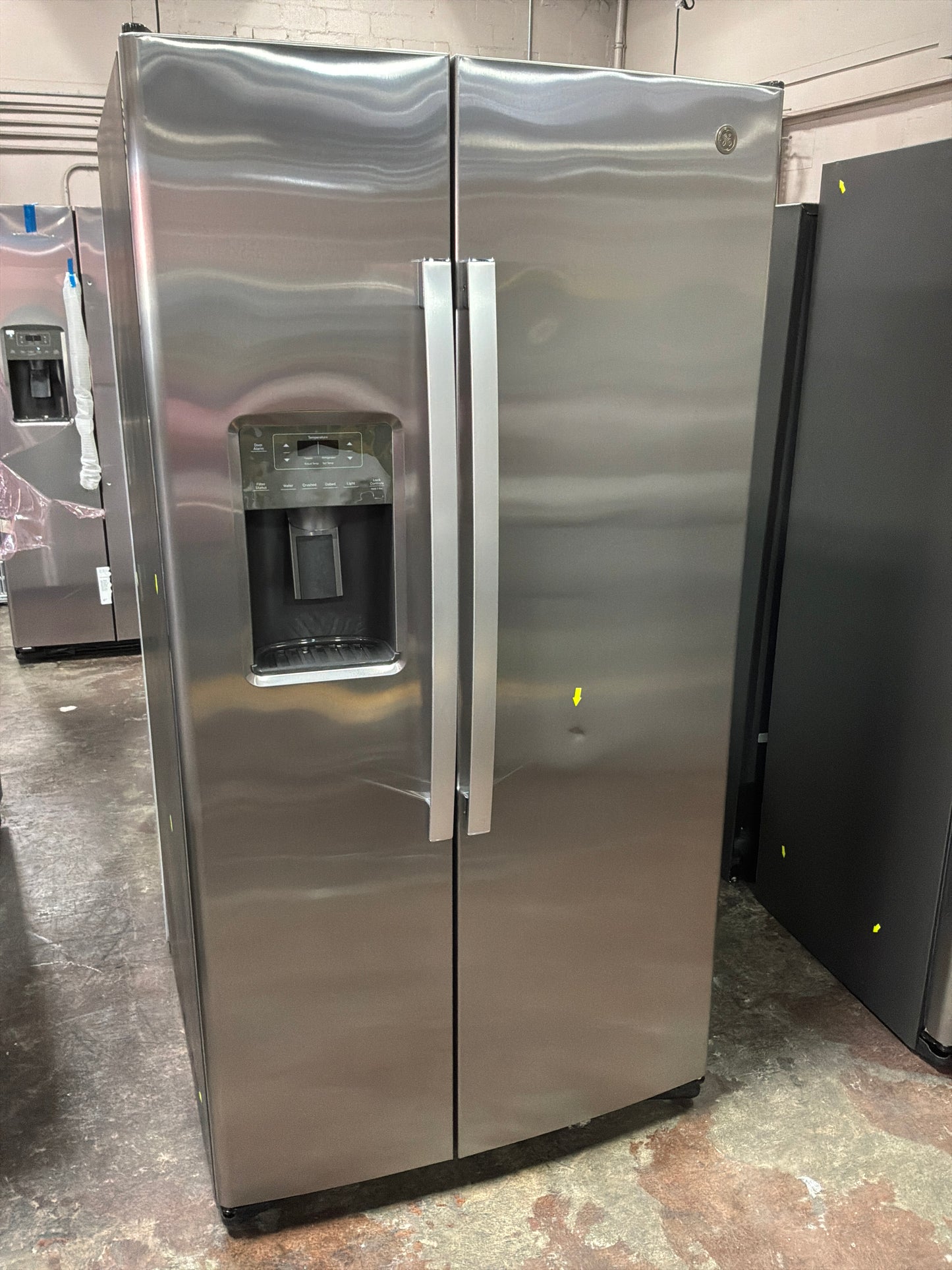 Front view, door closed
