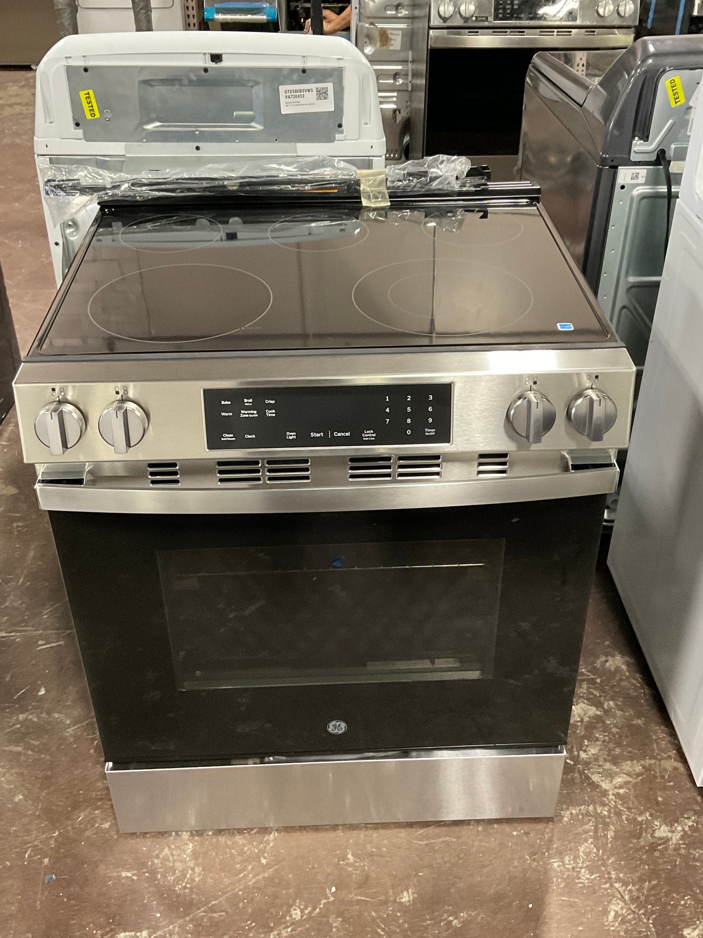 Front view, oven-door closed