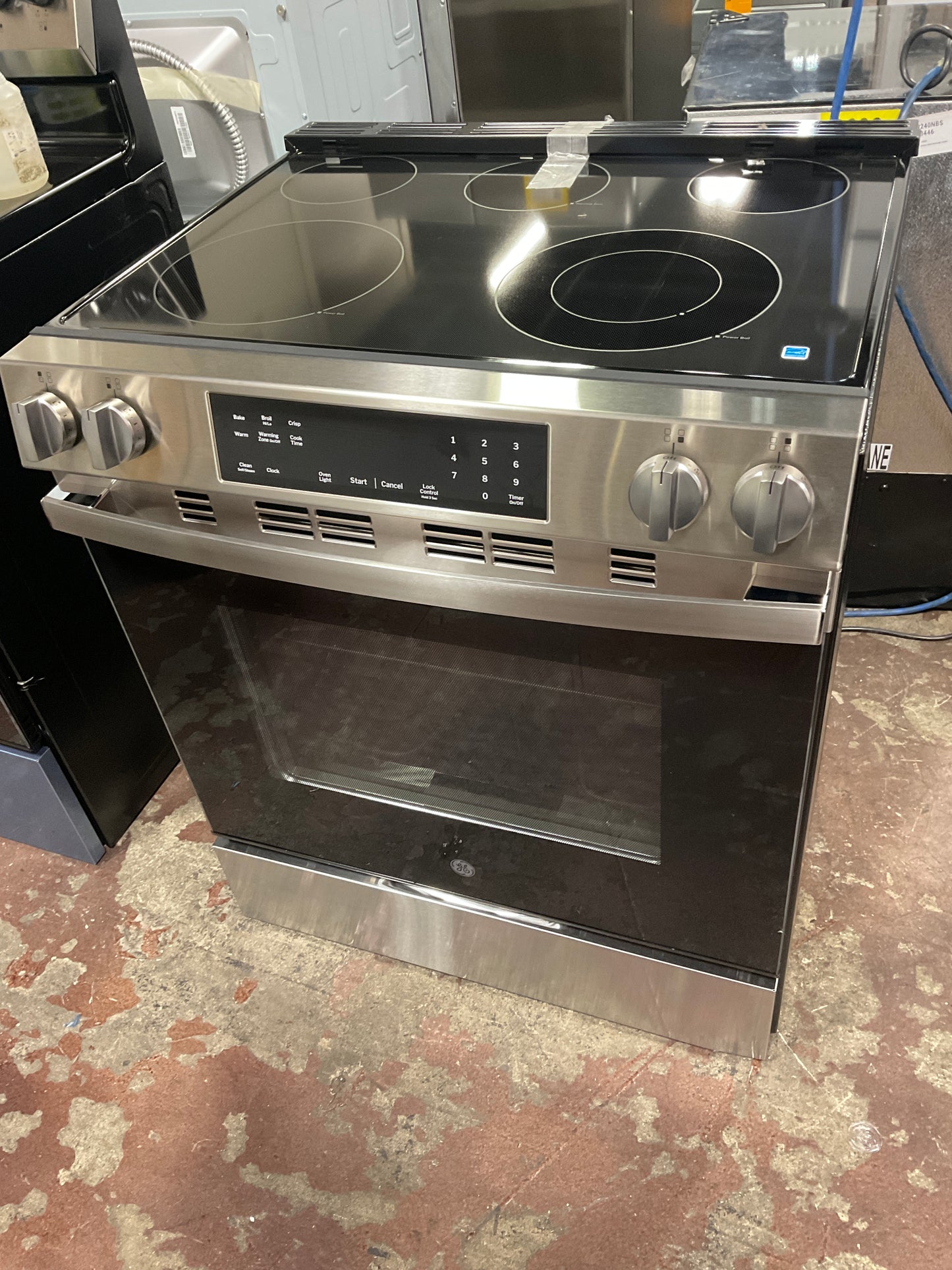 Front view, oven-door closed