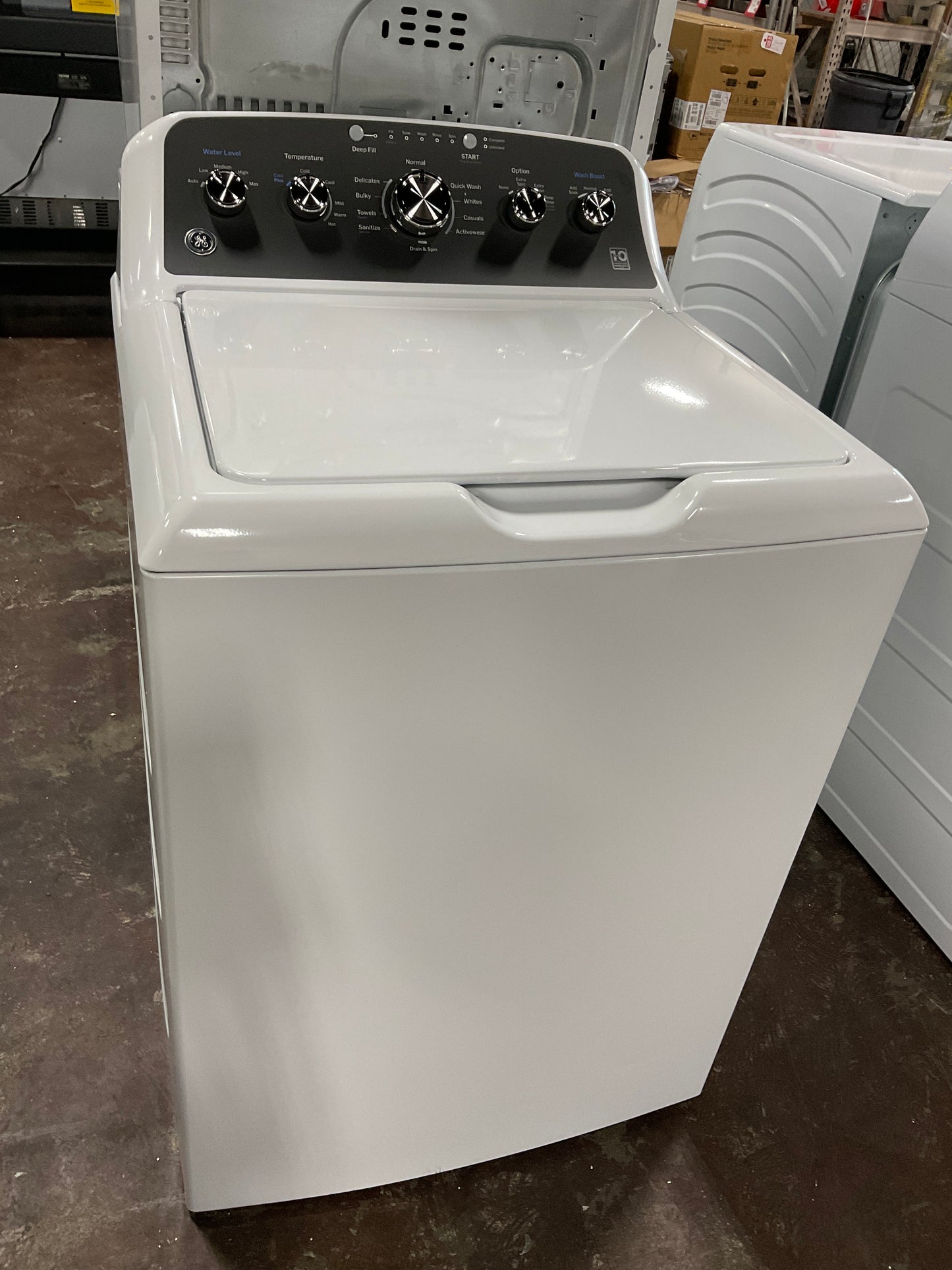 Front view, door closed