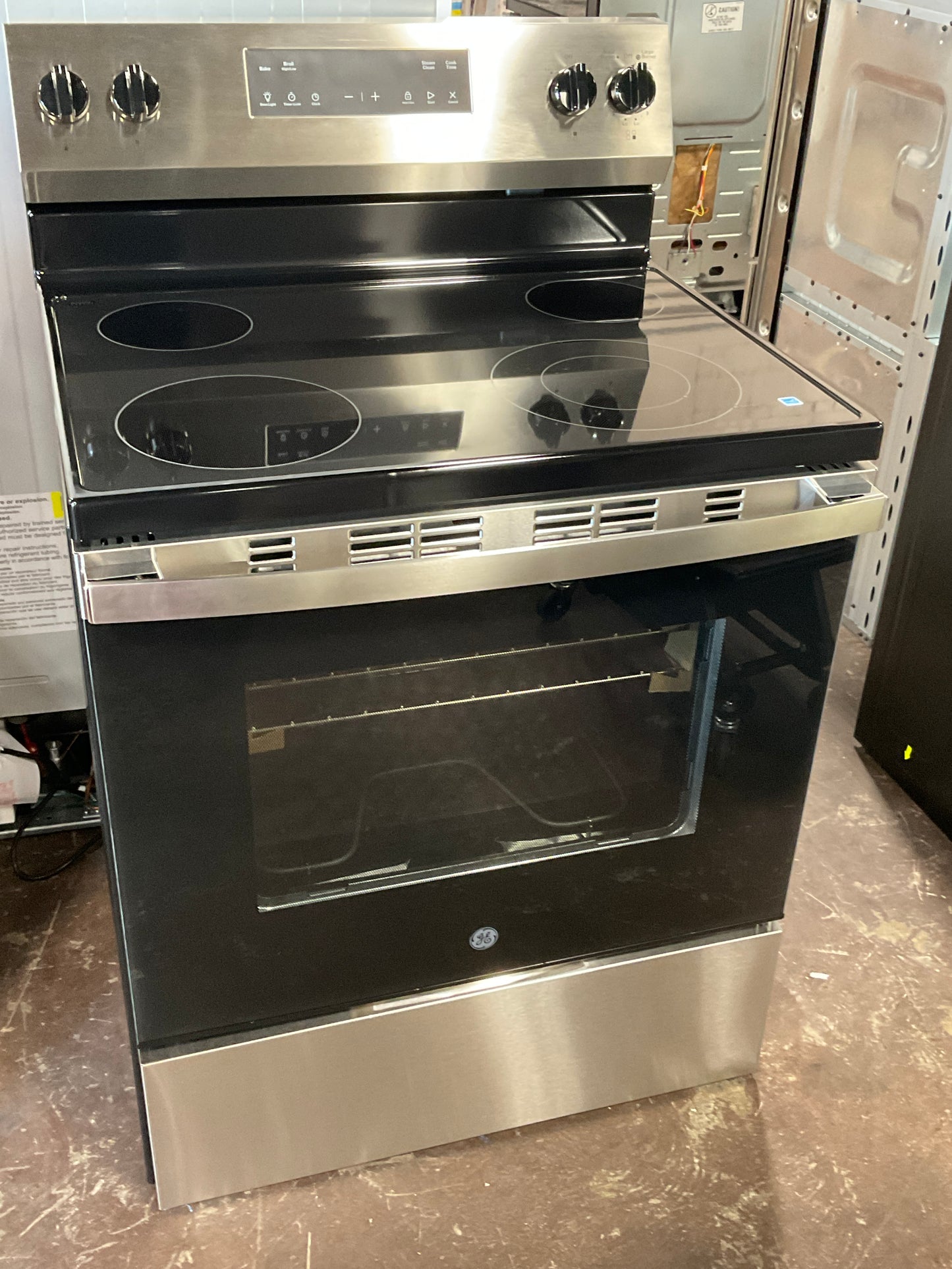 Front view, oven-door closed