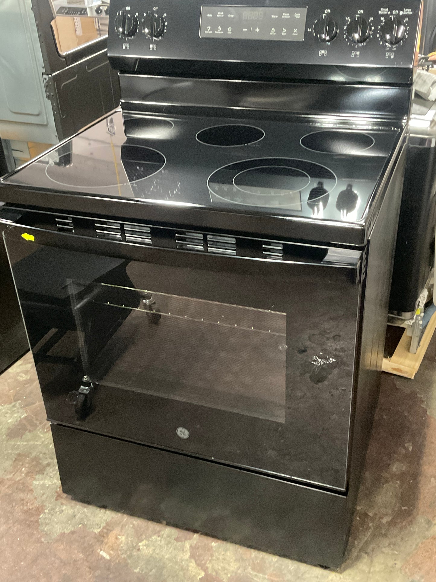 Front view, oven-door closed