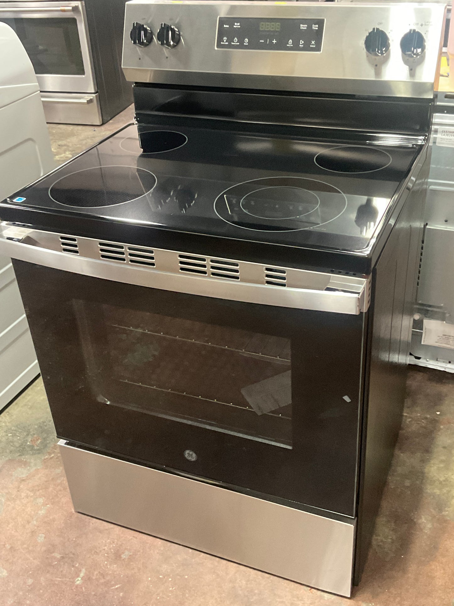 Front view, oven-door closed