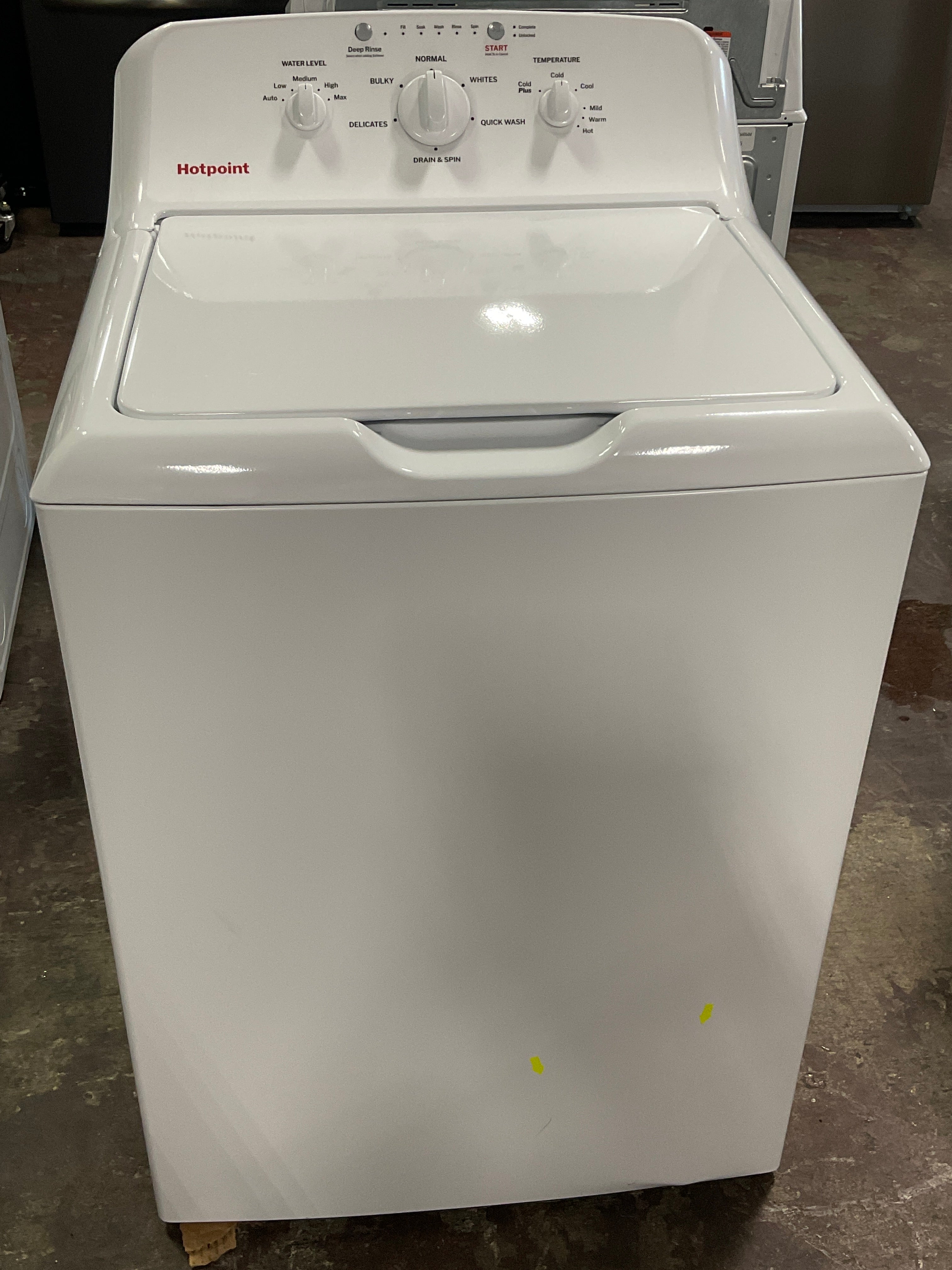 Front view, door closed