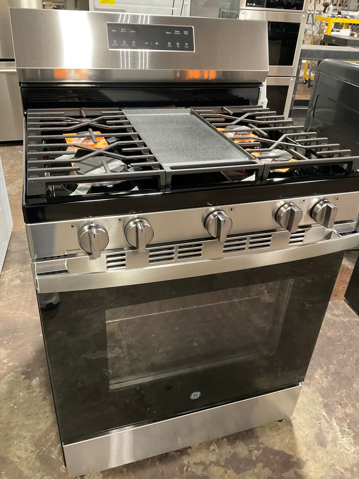 Front view, oven-door closed