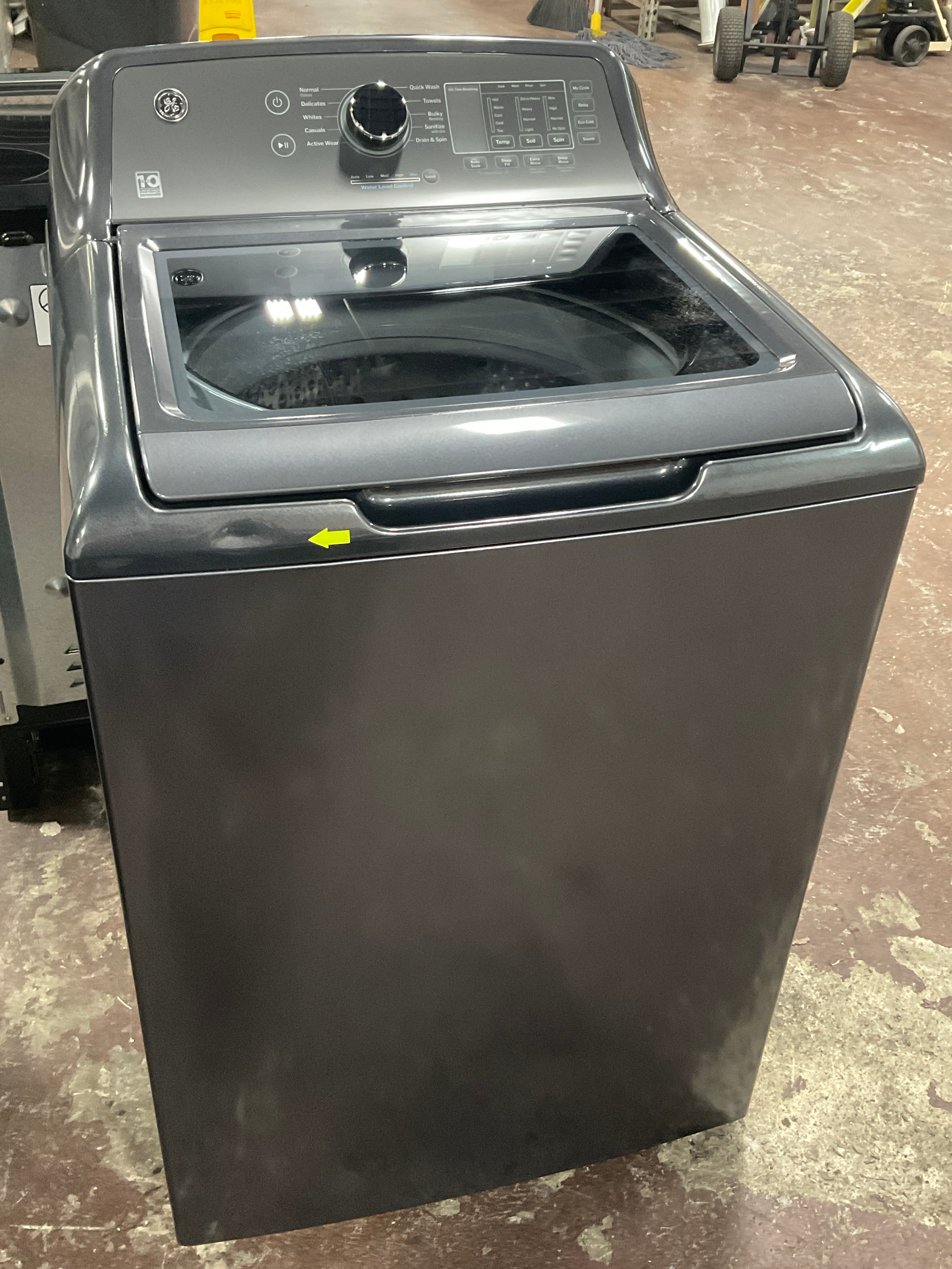 Front view, door closed