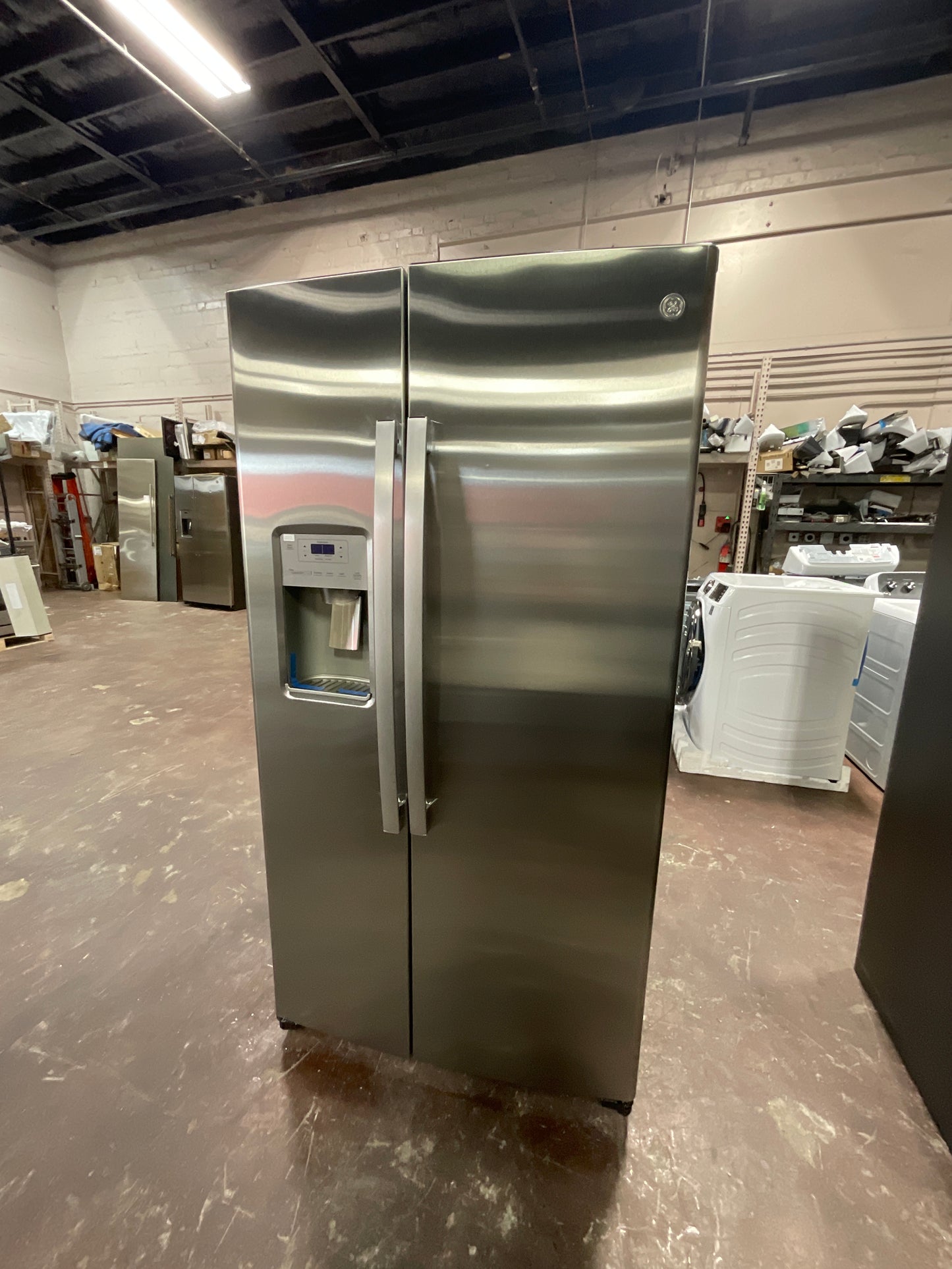 Front view, door closed