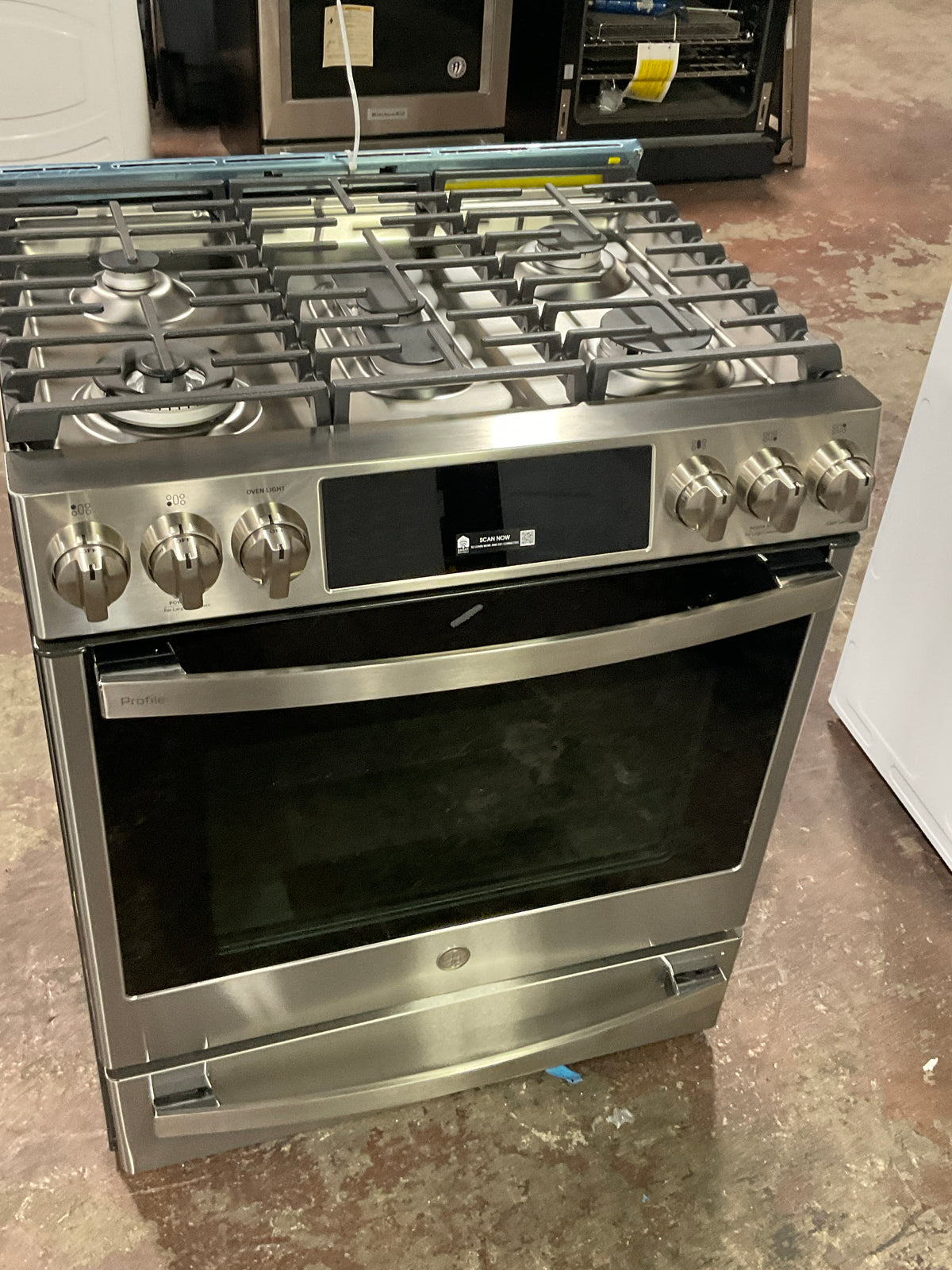 Front view, oven-door closed