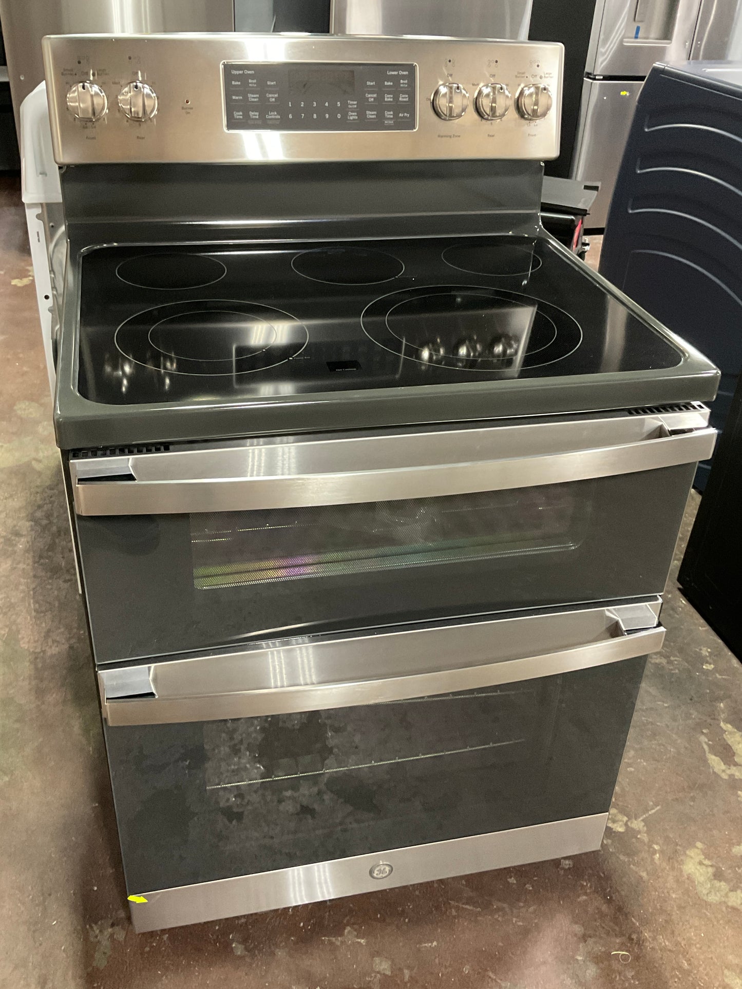 Front view, oven-door closed