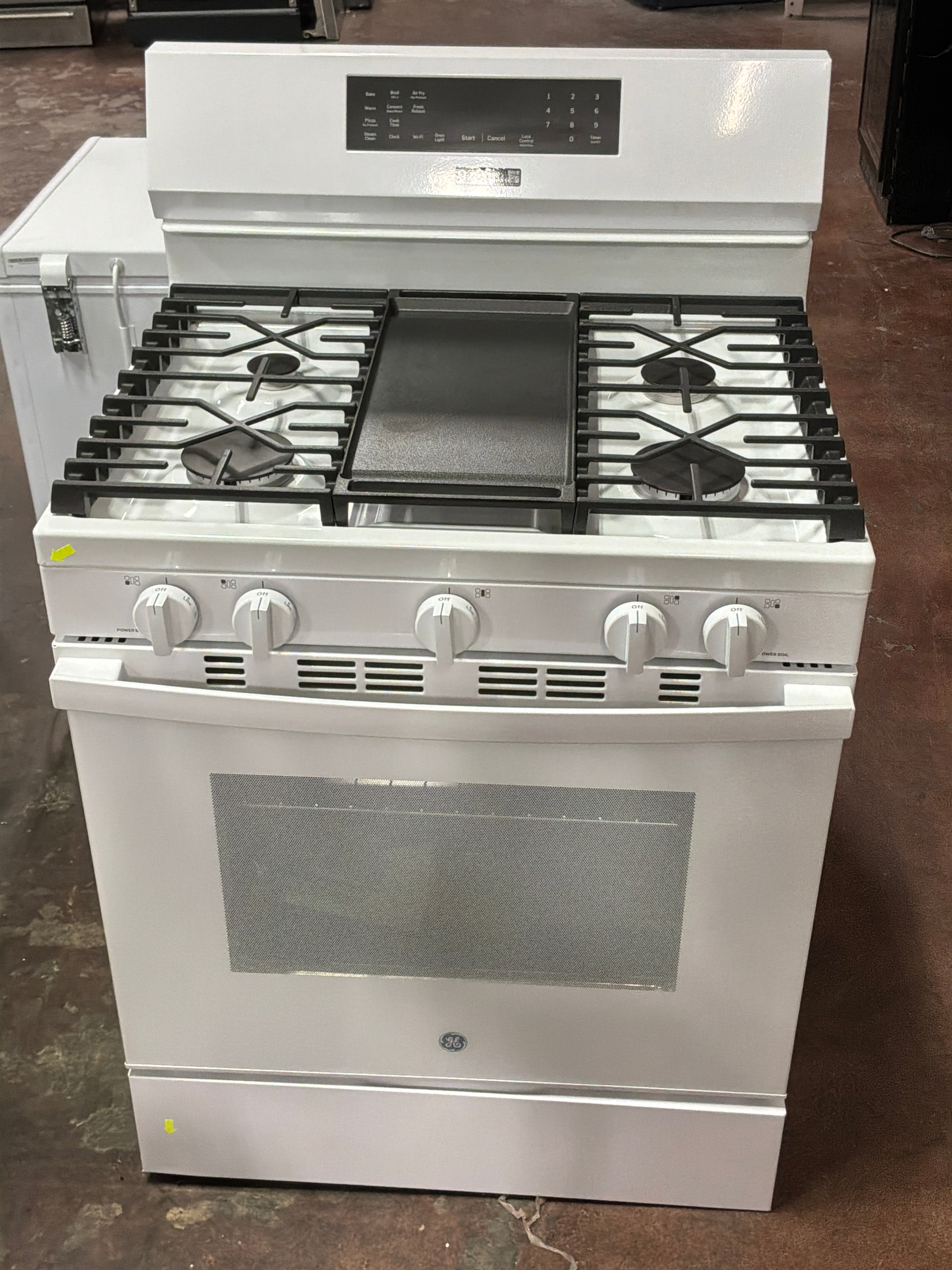 Front view, oven-door closed