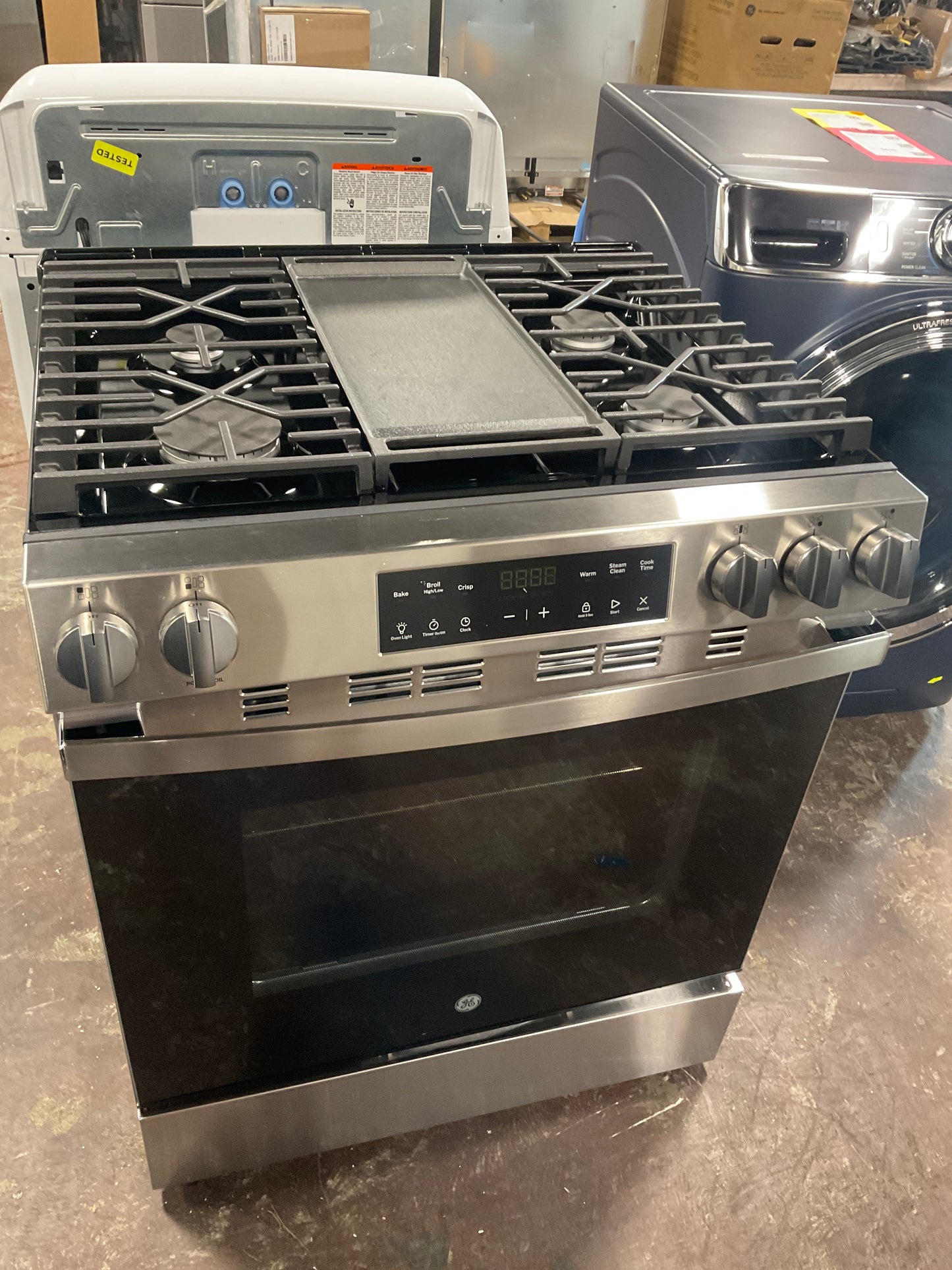 Front view, oven-door closed