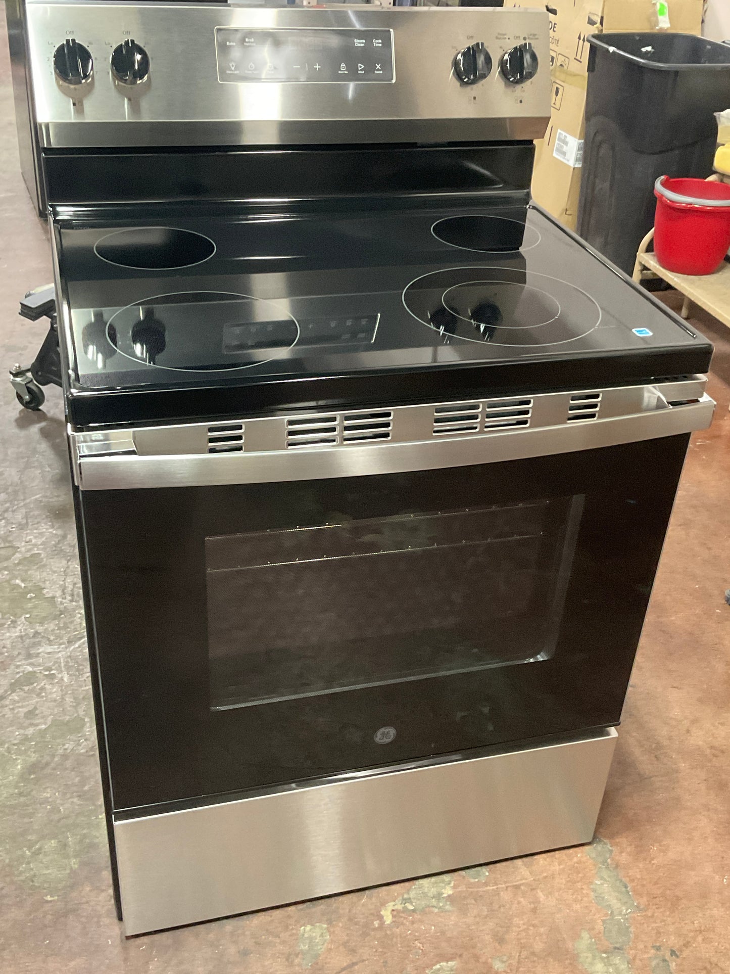 Front view, oven-door closed