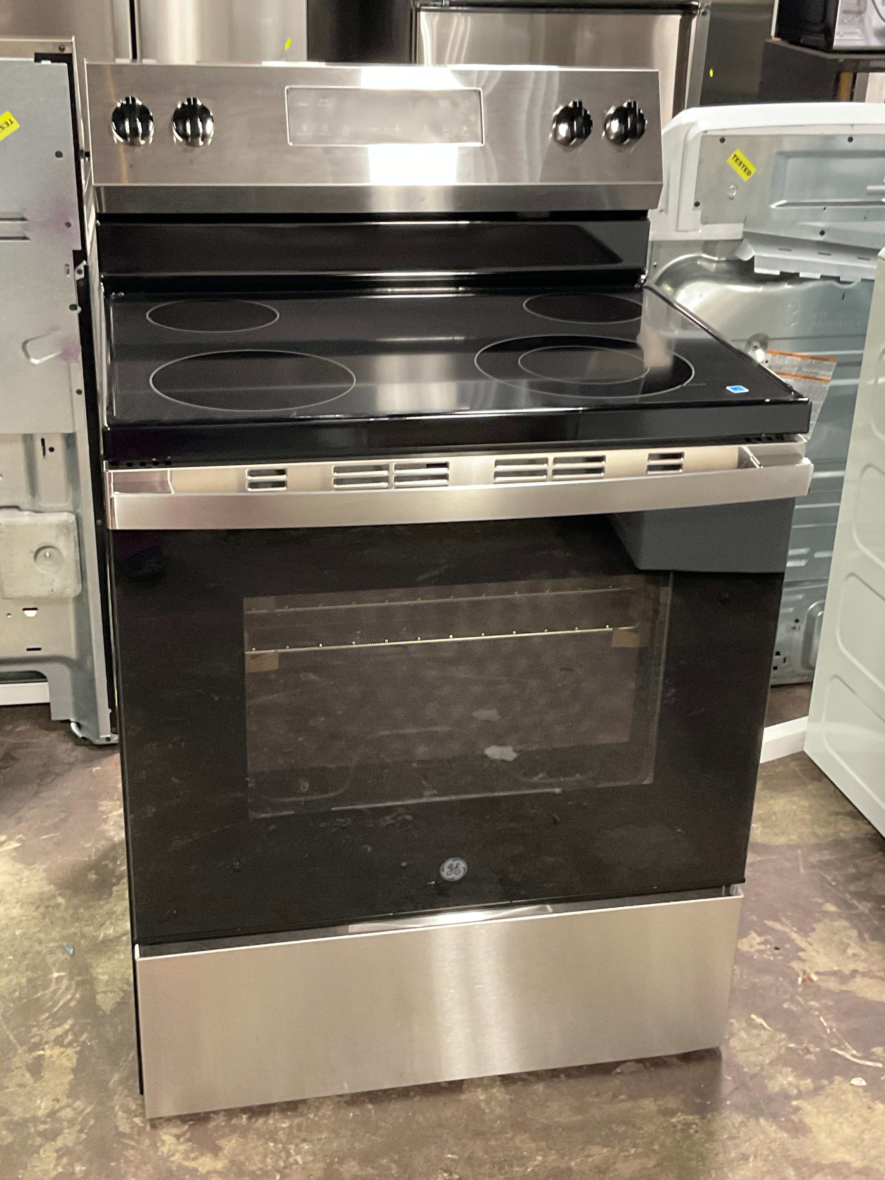 Front view, oven-door closed