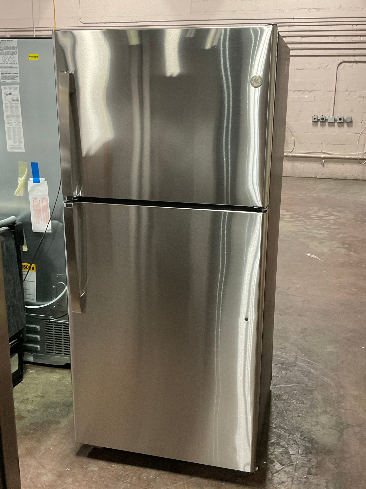 Front view, door closed