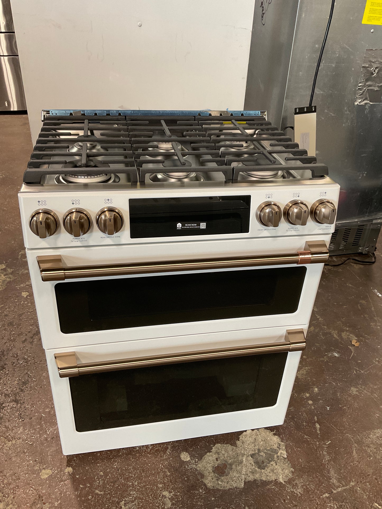 Front view, oven-door closed