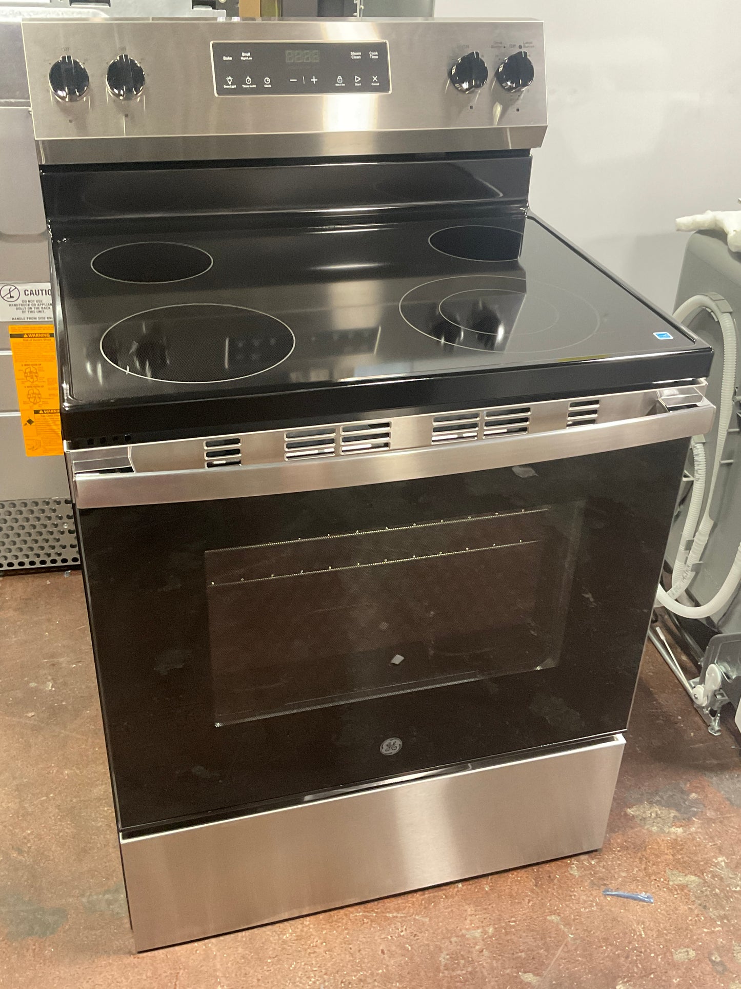 Front view, oven-door closed