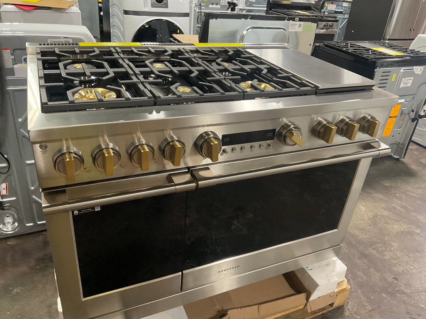 Front view, oven-door closed