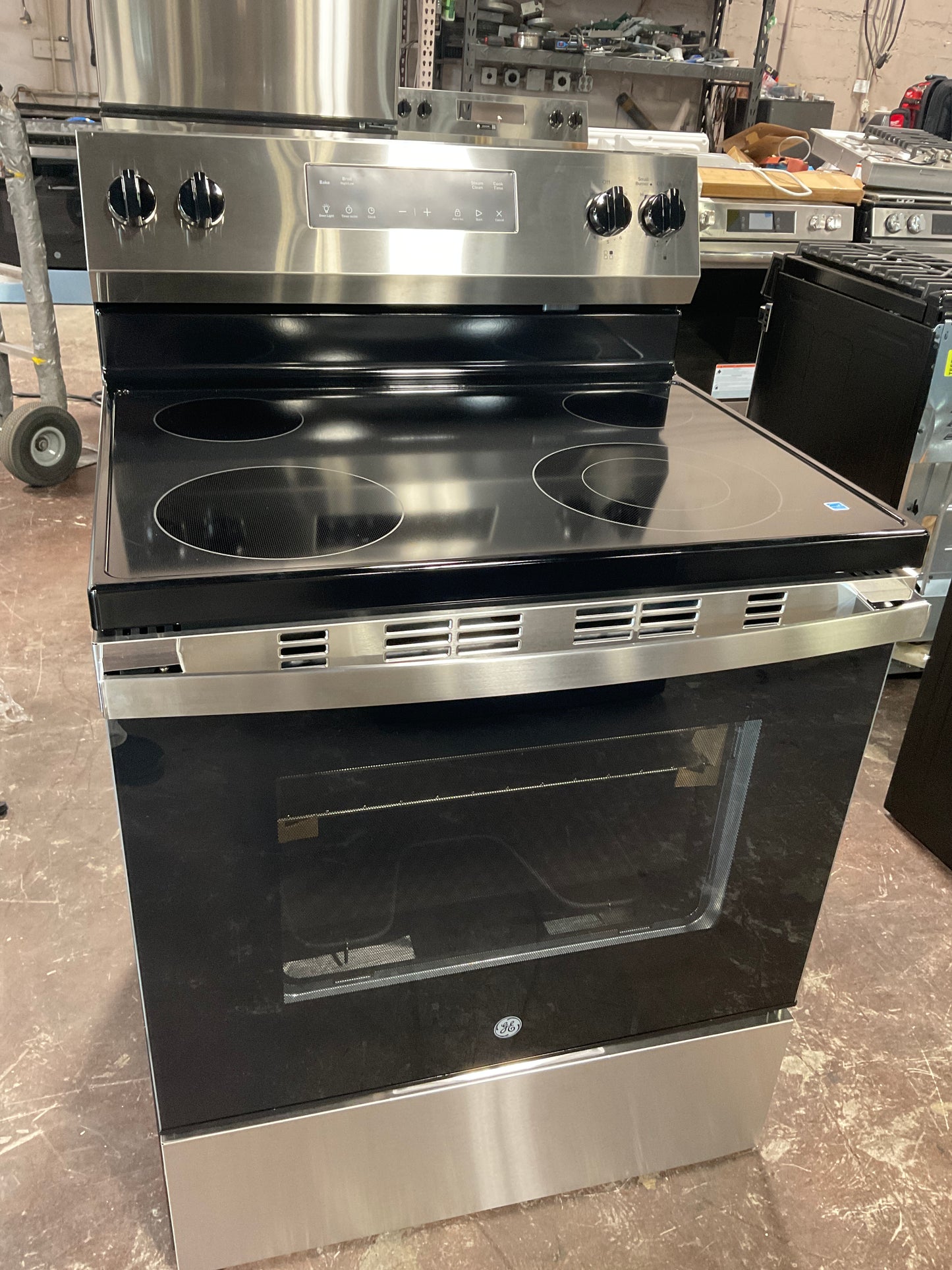 Front view, oven-door closed