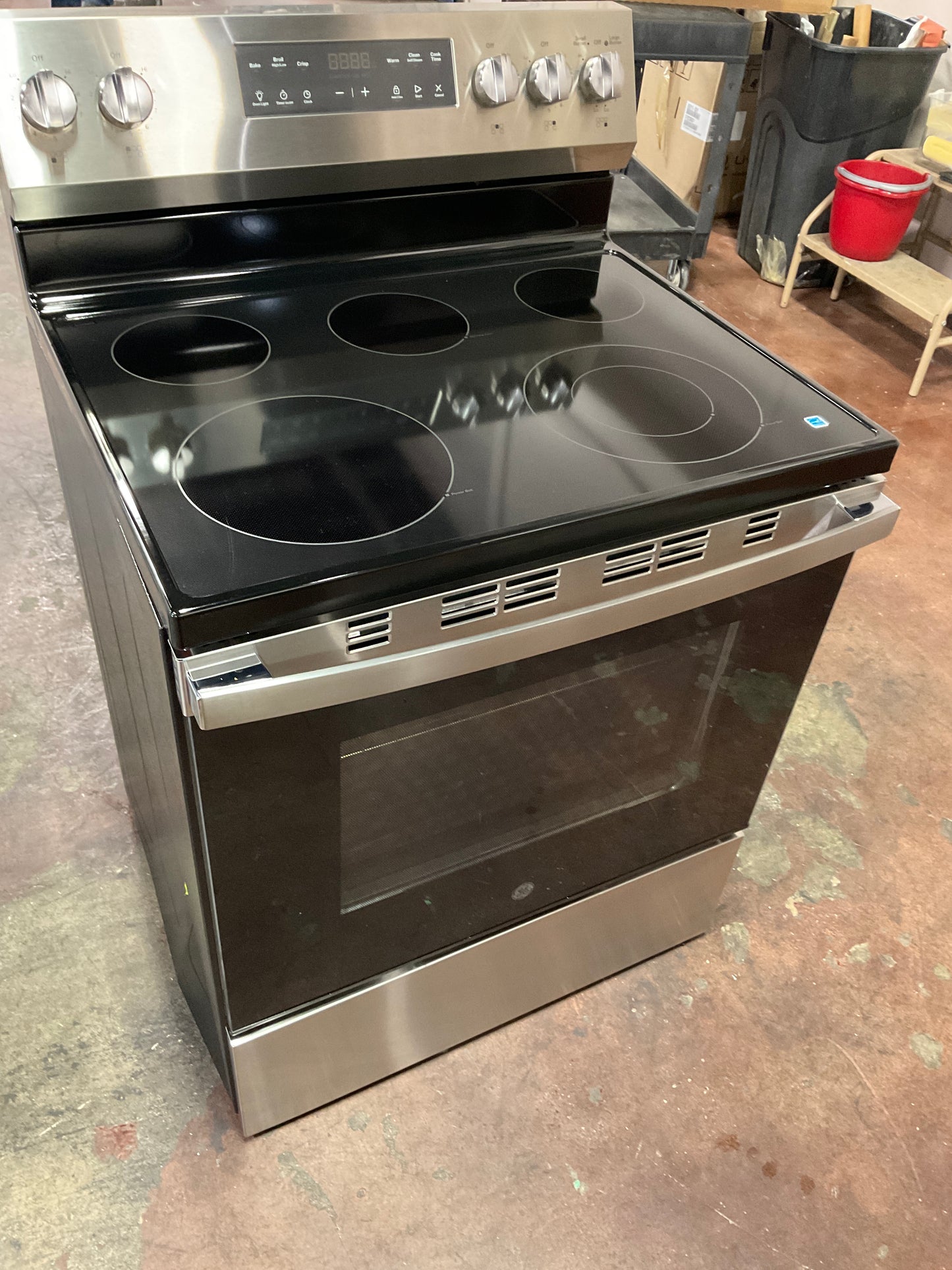 Front view, oven-door closed