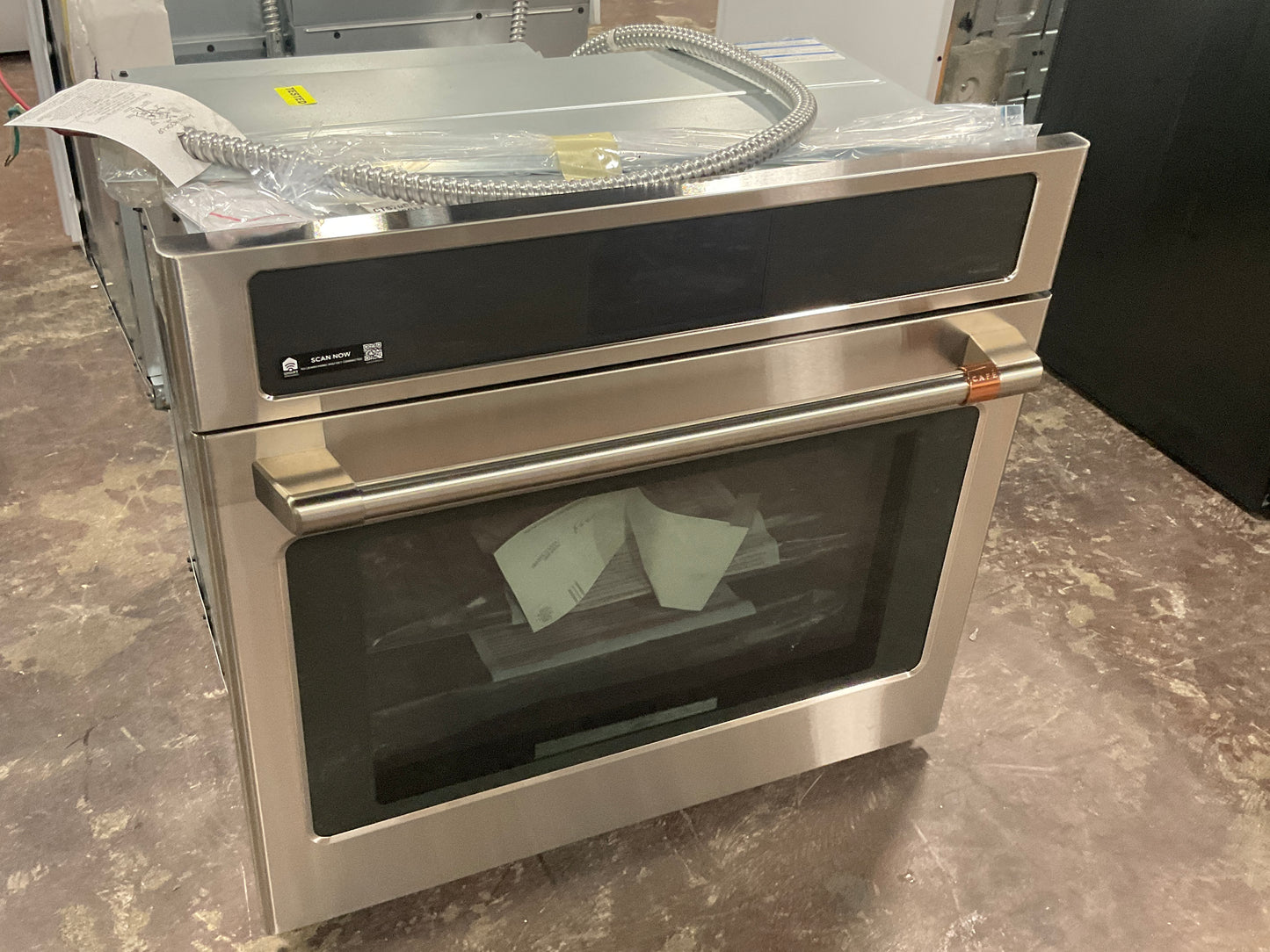 Front view, door closed