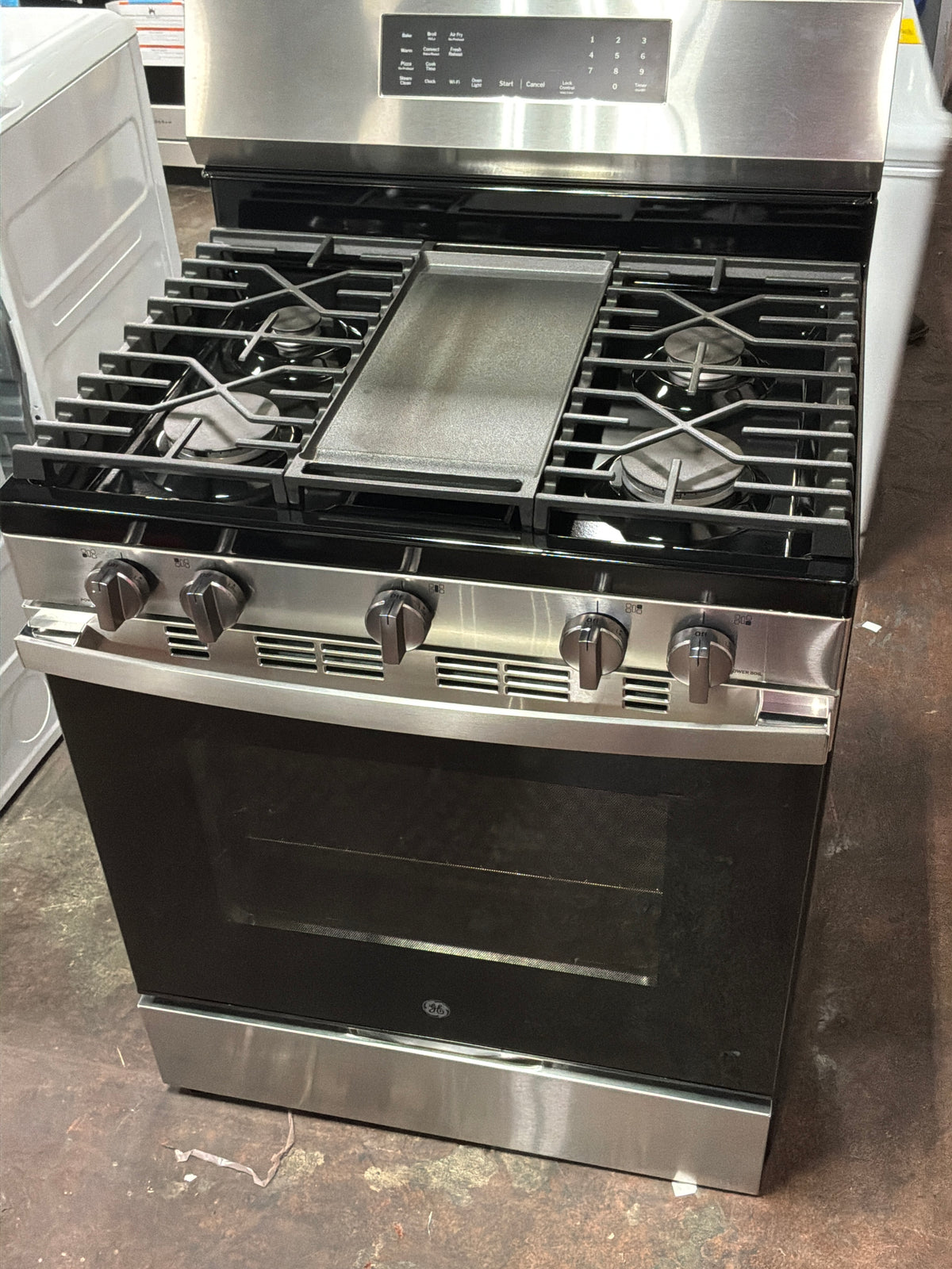 Front view, oven-door closed