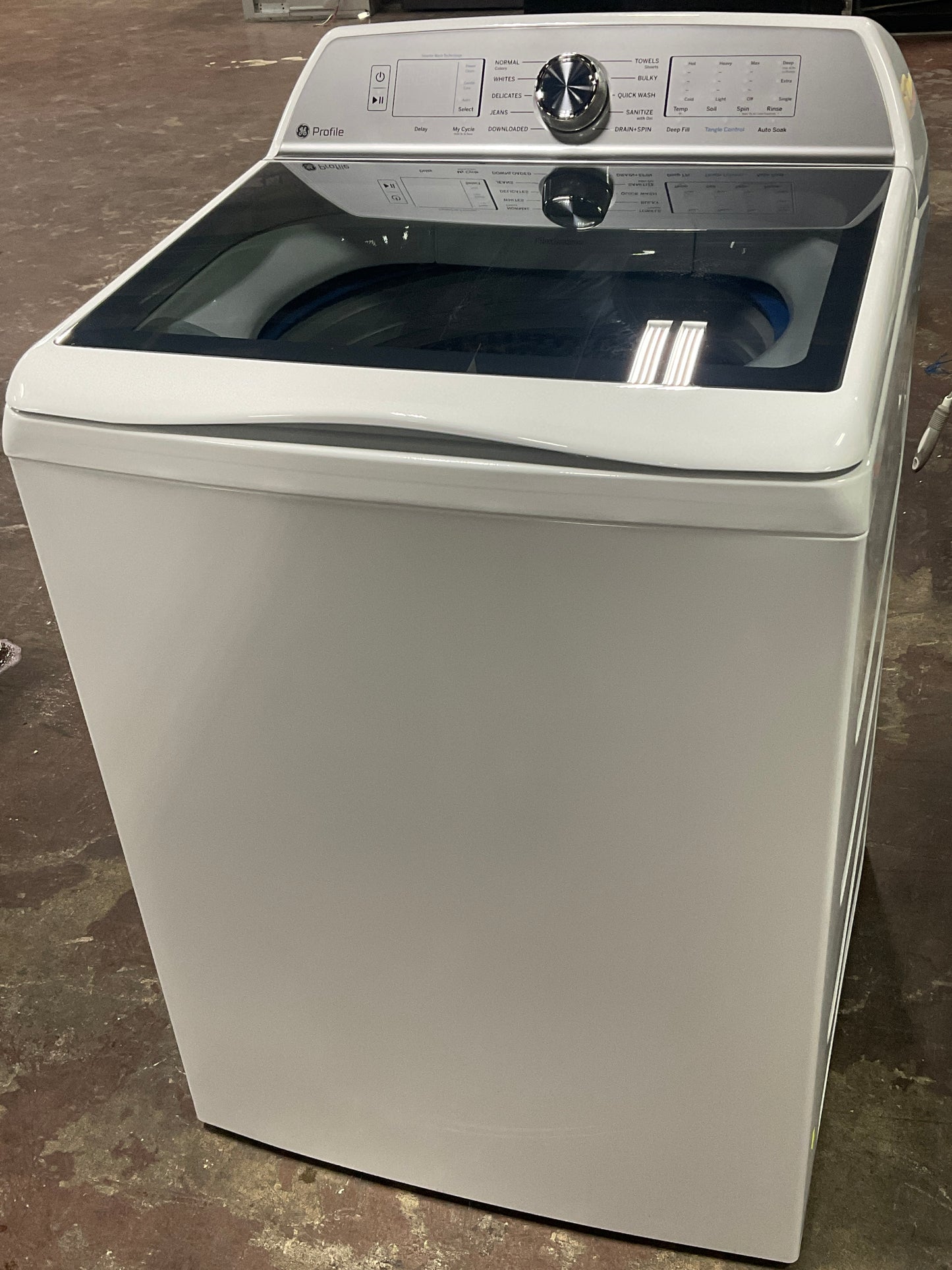 Front view, door closed