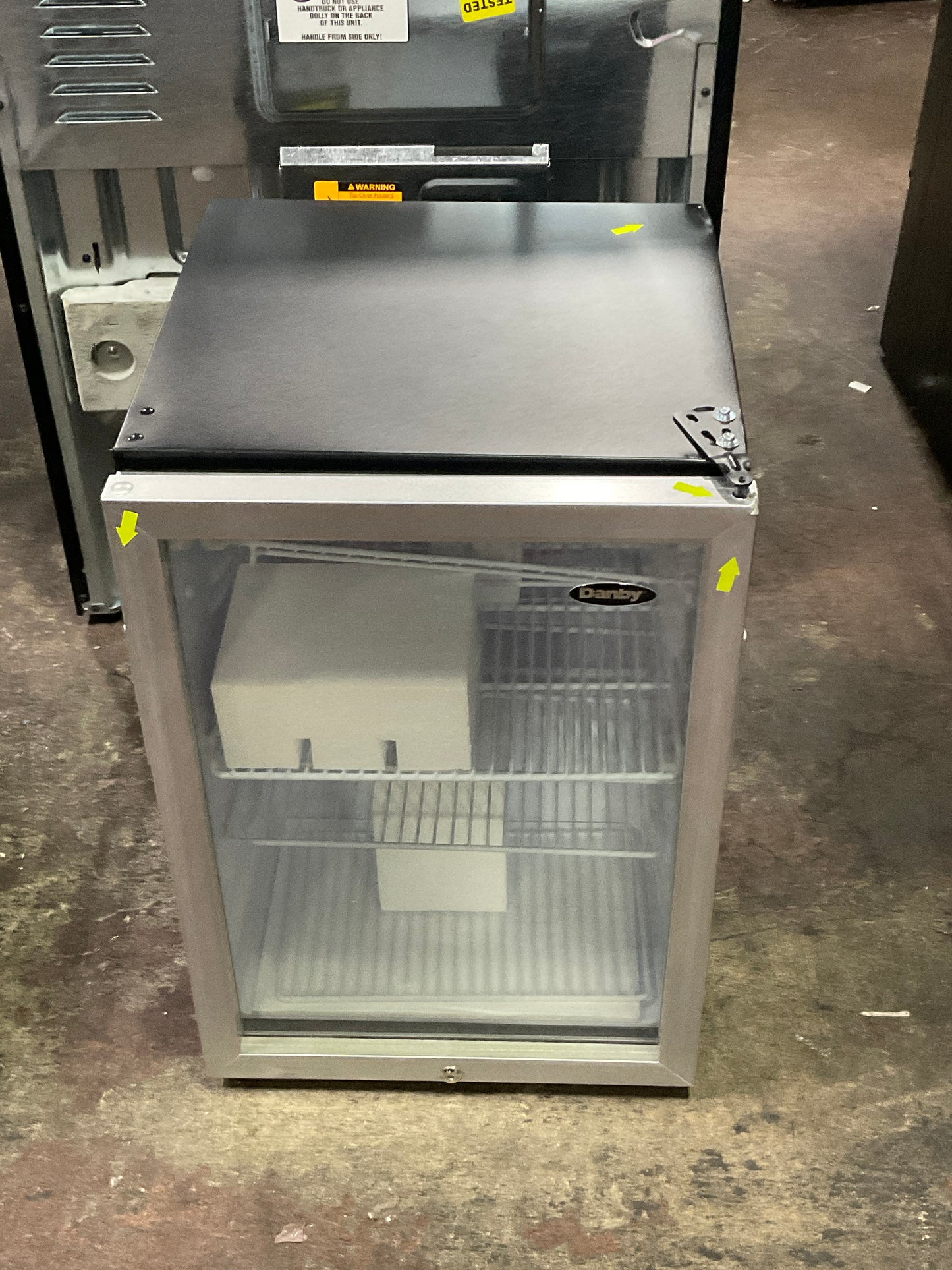 Front view, door closed