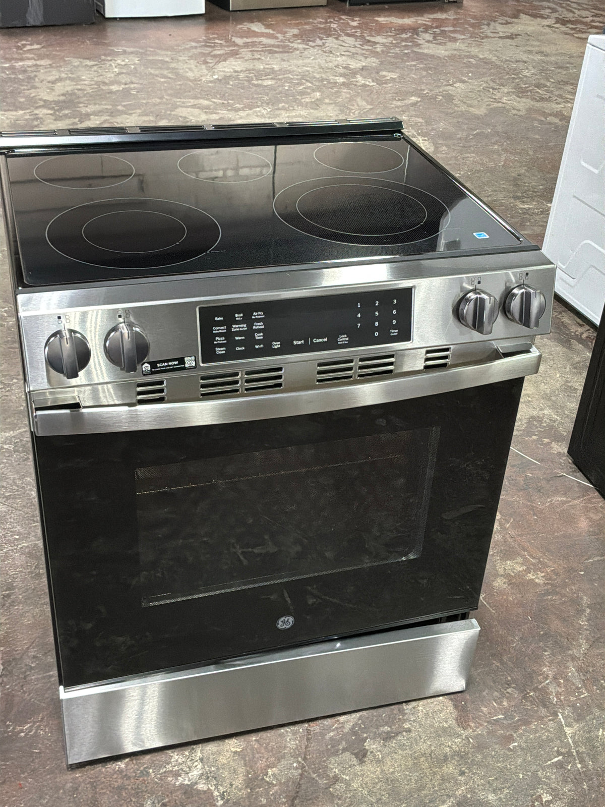 Front view, oven-door closed