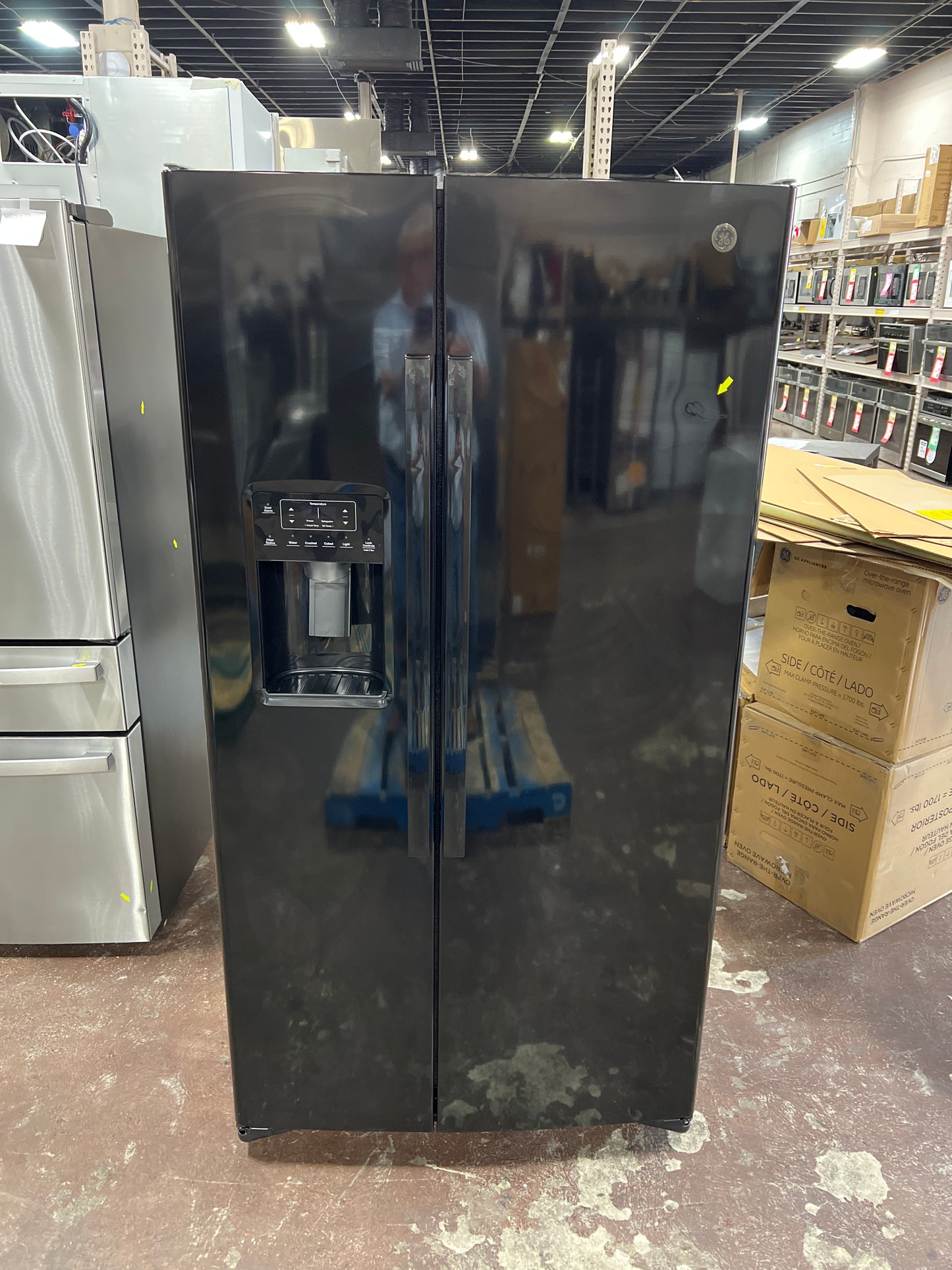 Front view, door closed