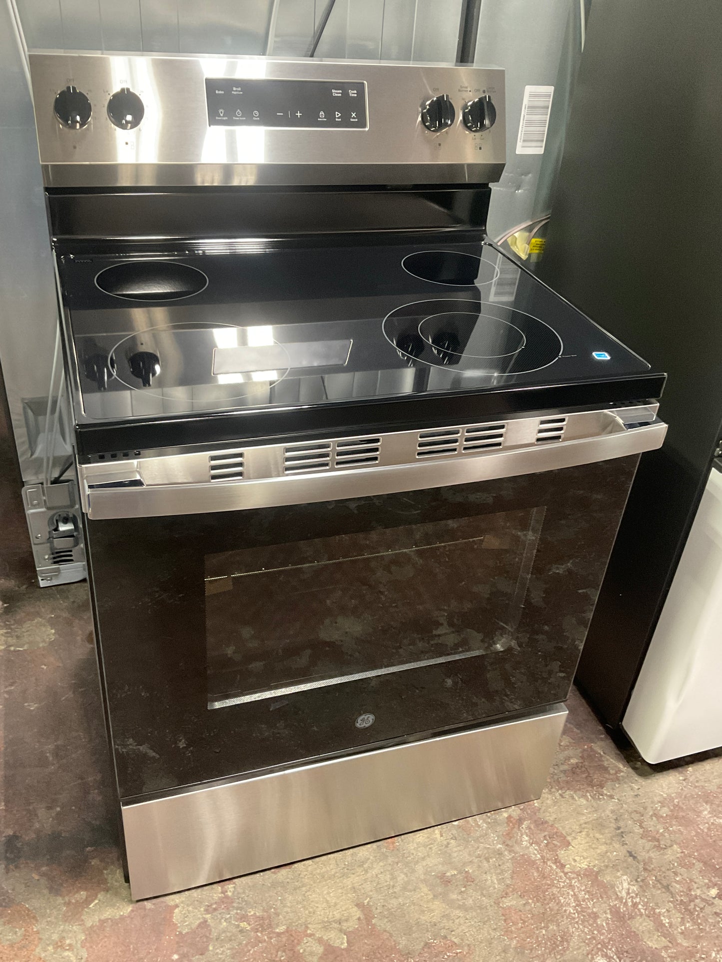 Front view, oven-door closed