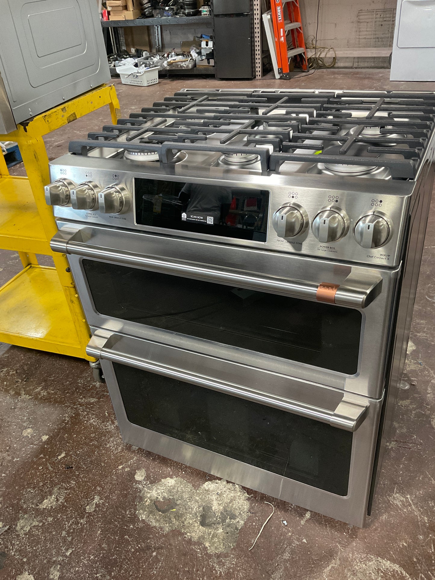 Front view, oven-door closed