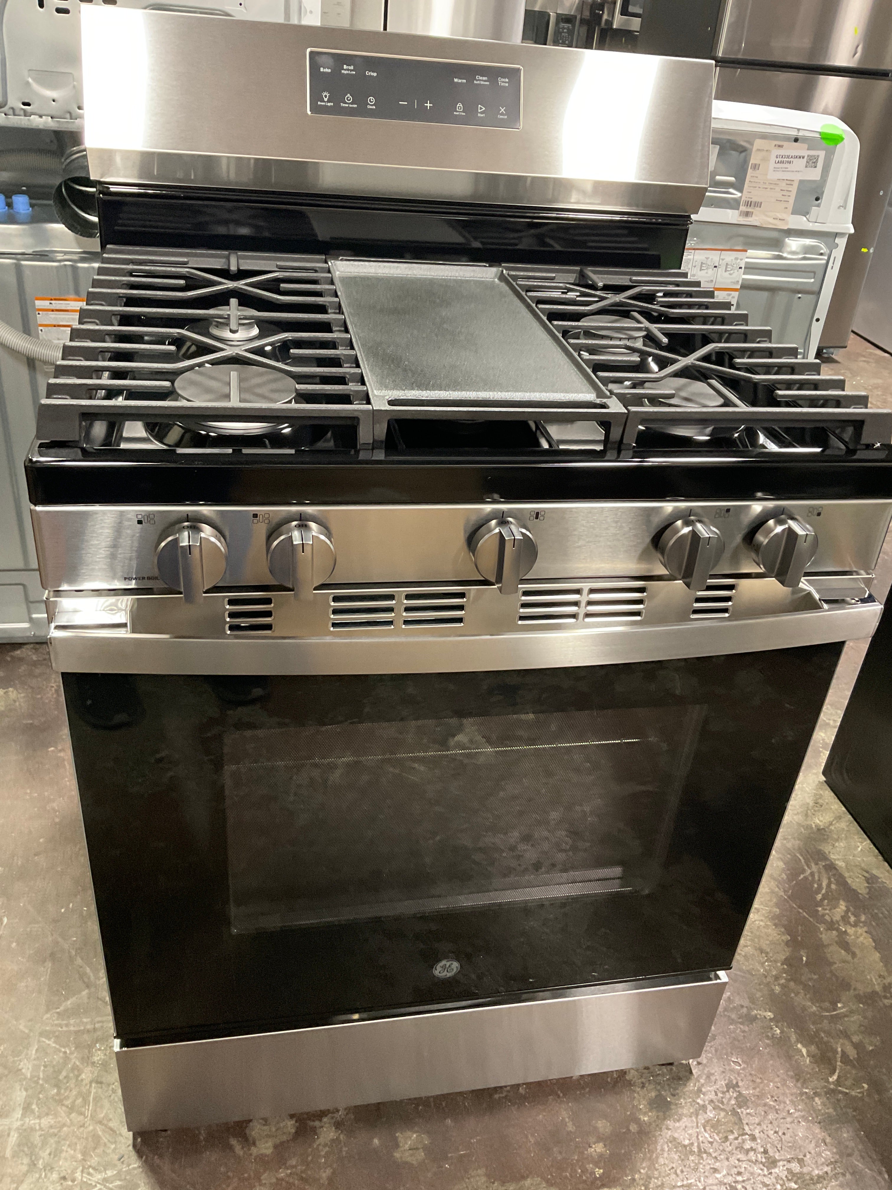 Front view, oven-door closed