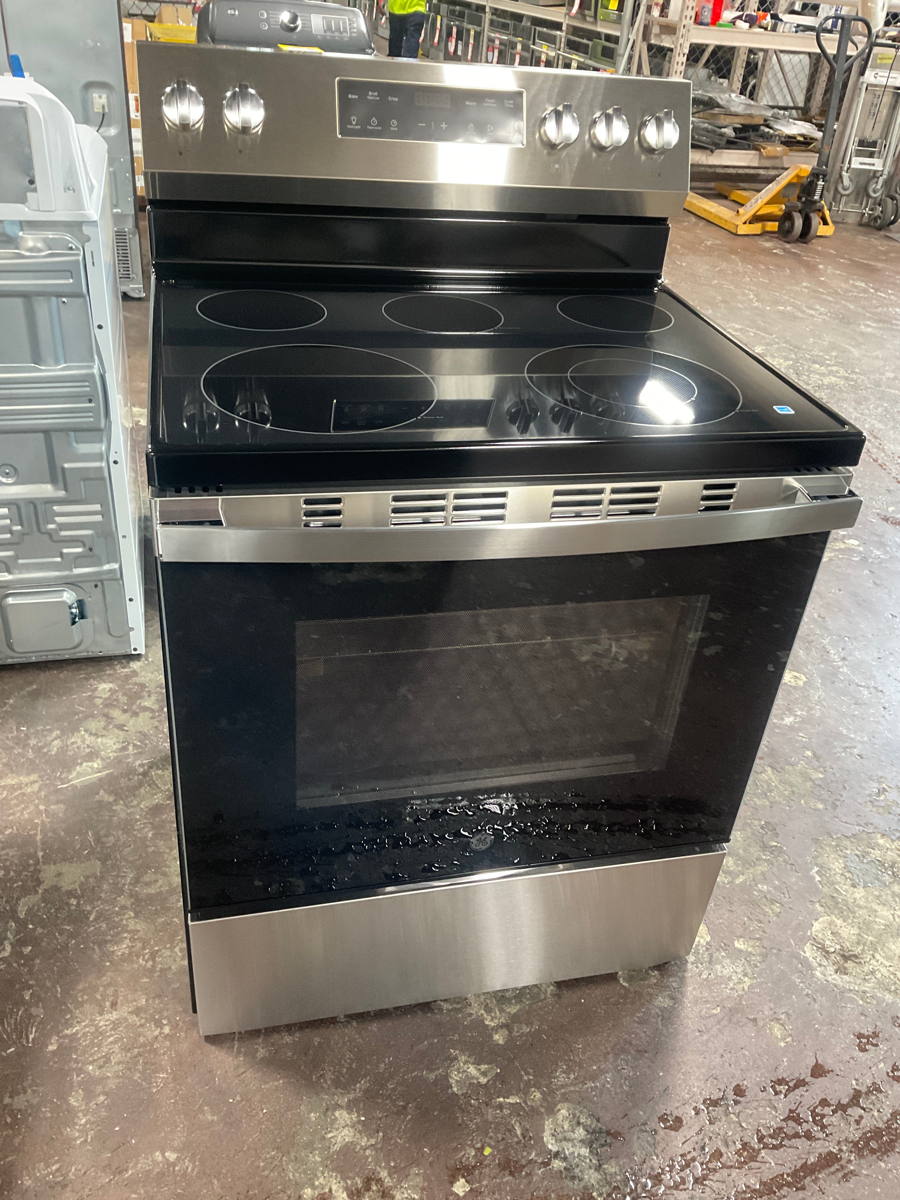 Front view, oven-door closed