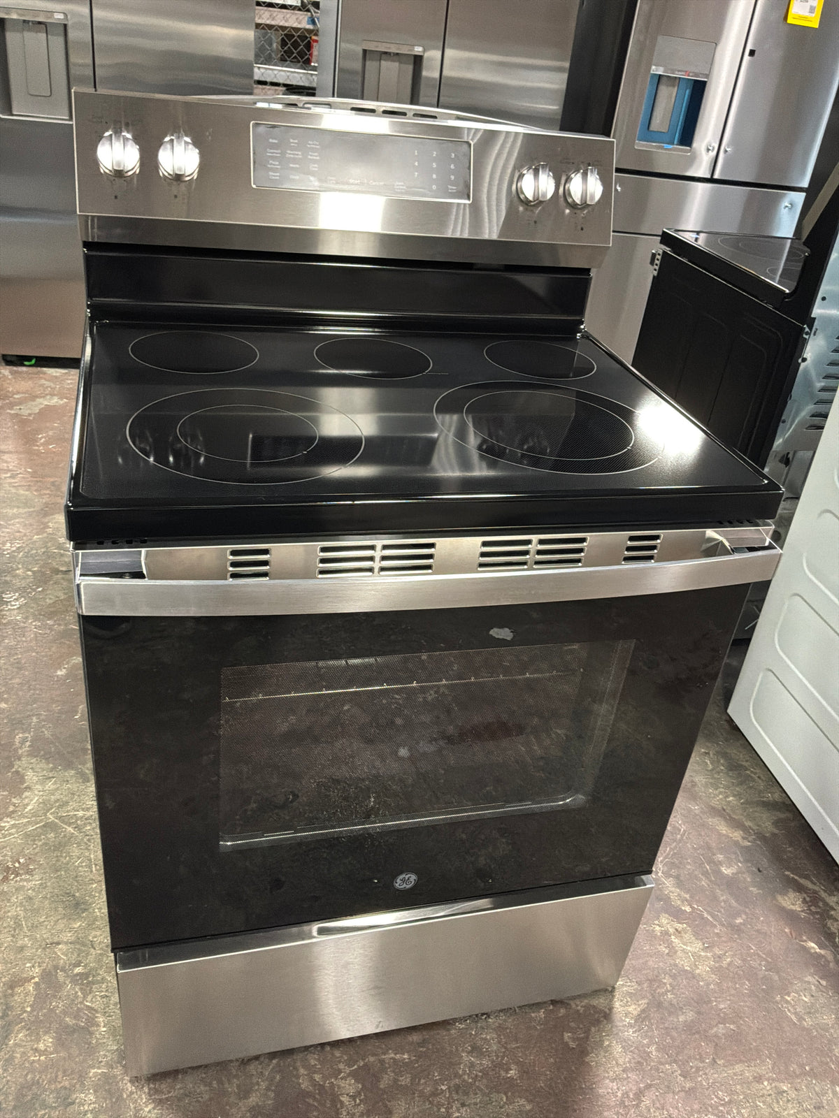 Front view, oven-door closed