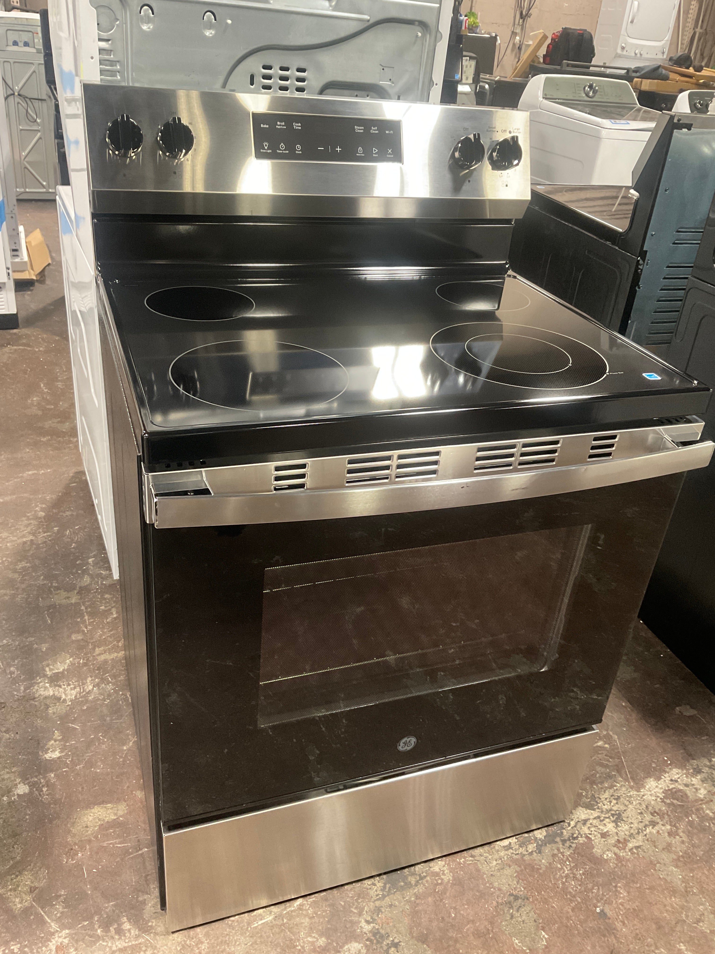 Front view, oven-door closed