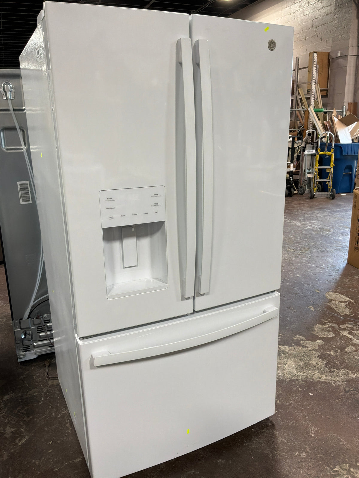 Front view, door closed