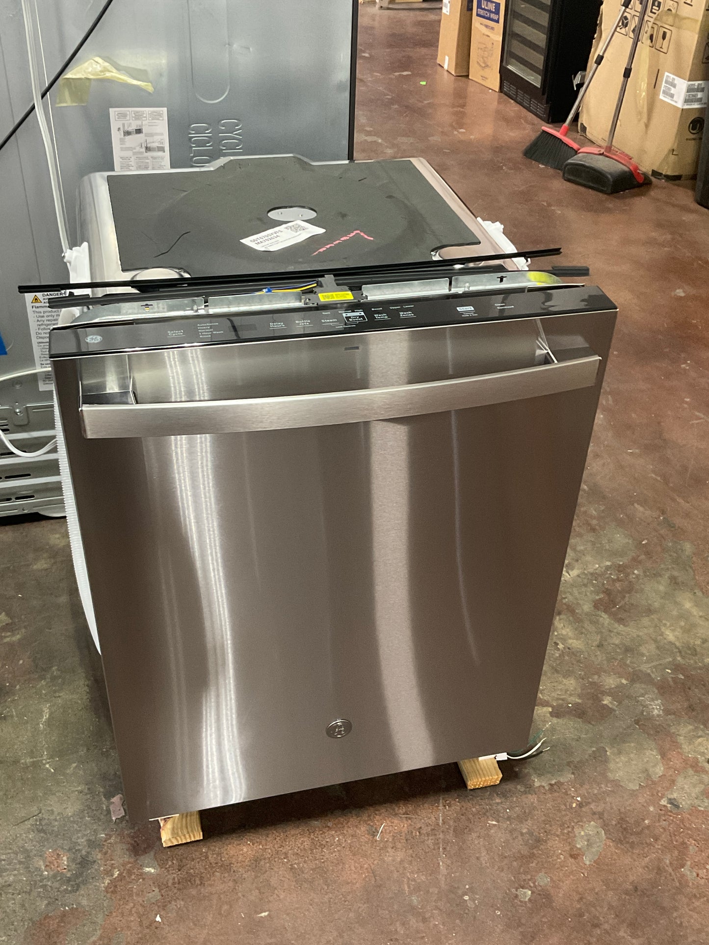 Front view, doors closed