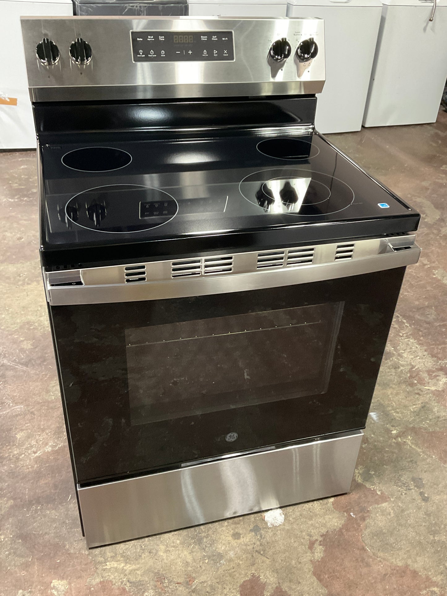 Front view, oven-door closed
