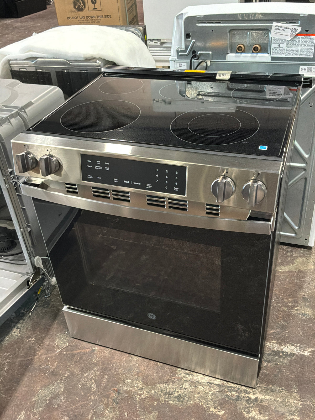 Front view, oven-door closed