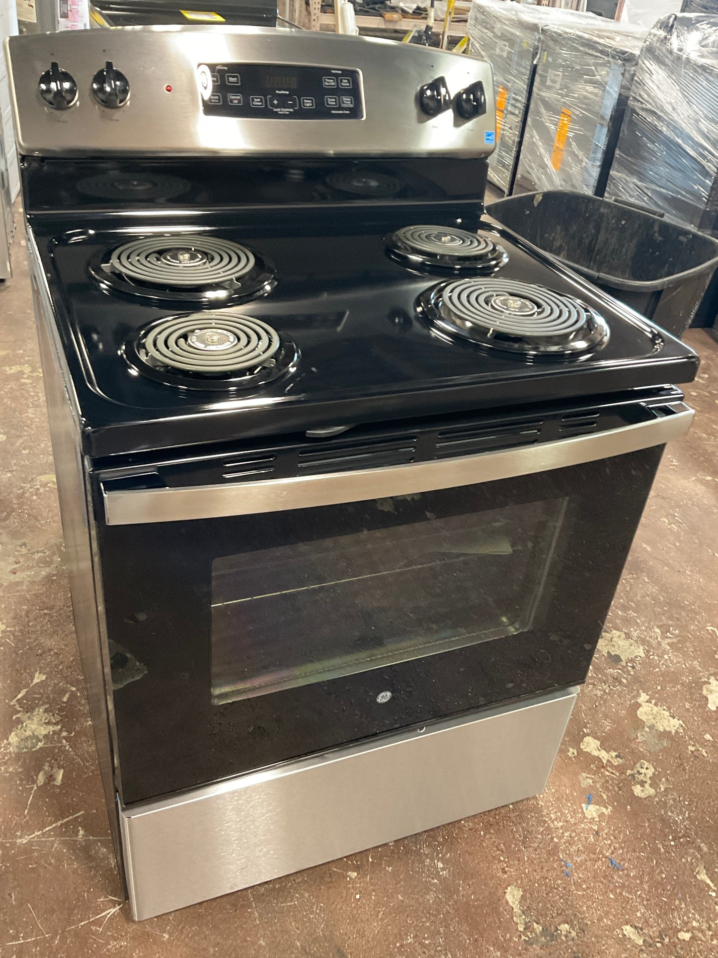 Front view, oven-door closed