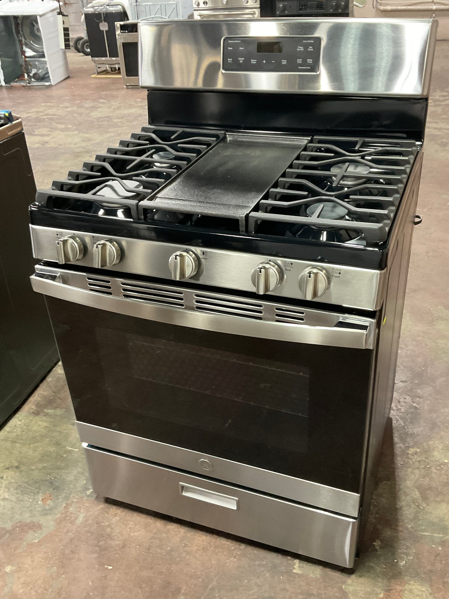 Front view, oven-door closed