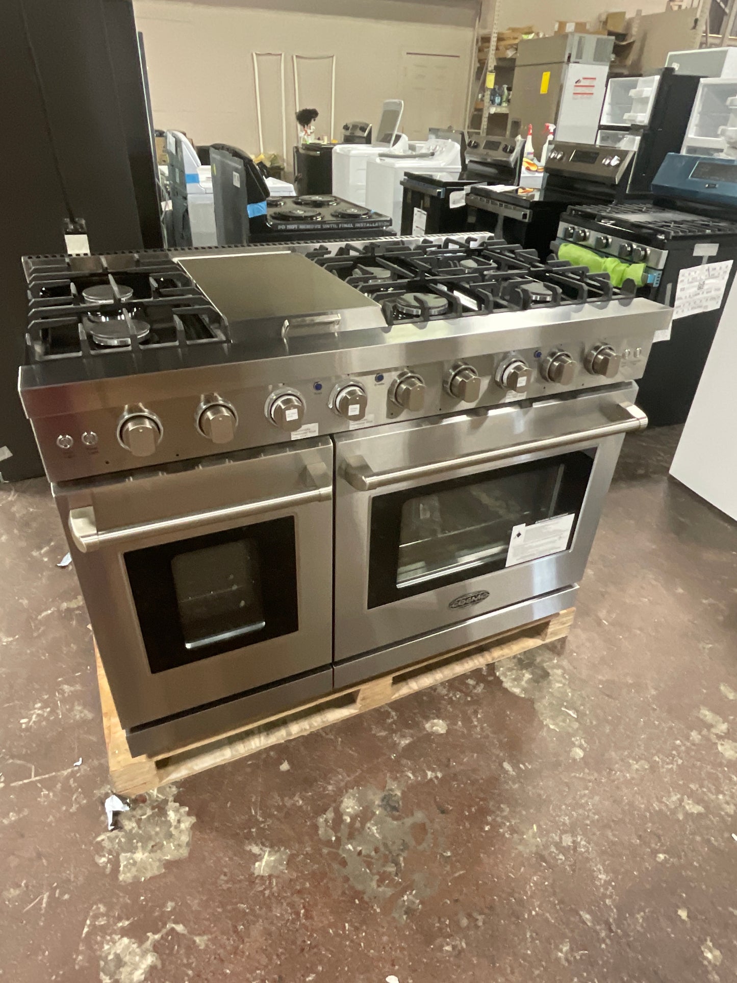 Front view, oven-door closed