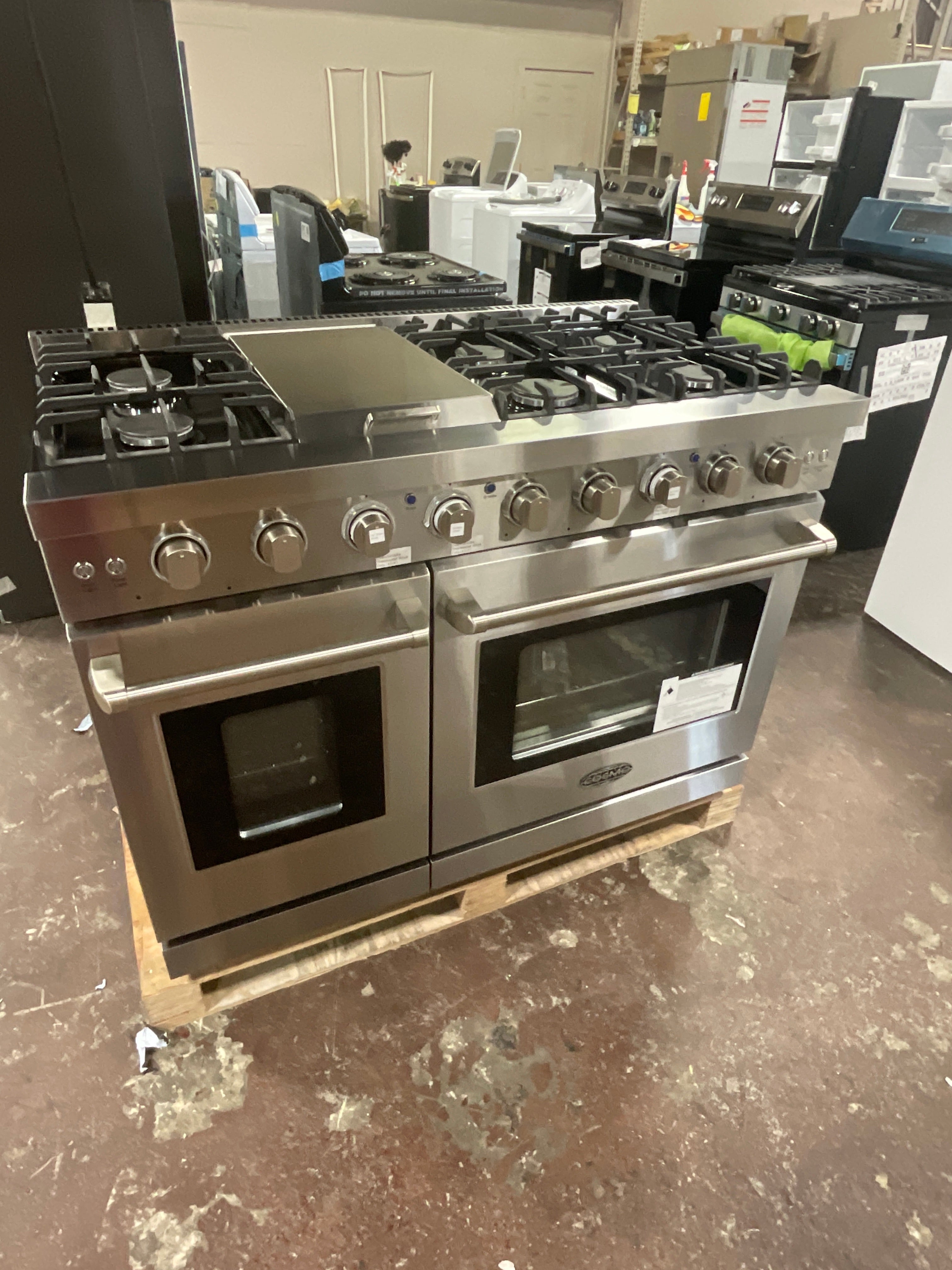Front view, oven-door closed