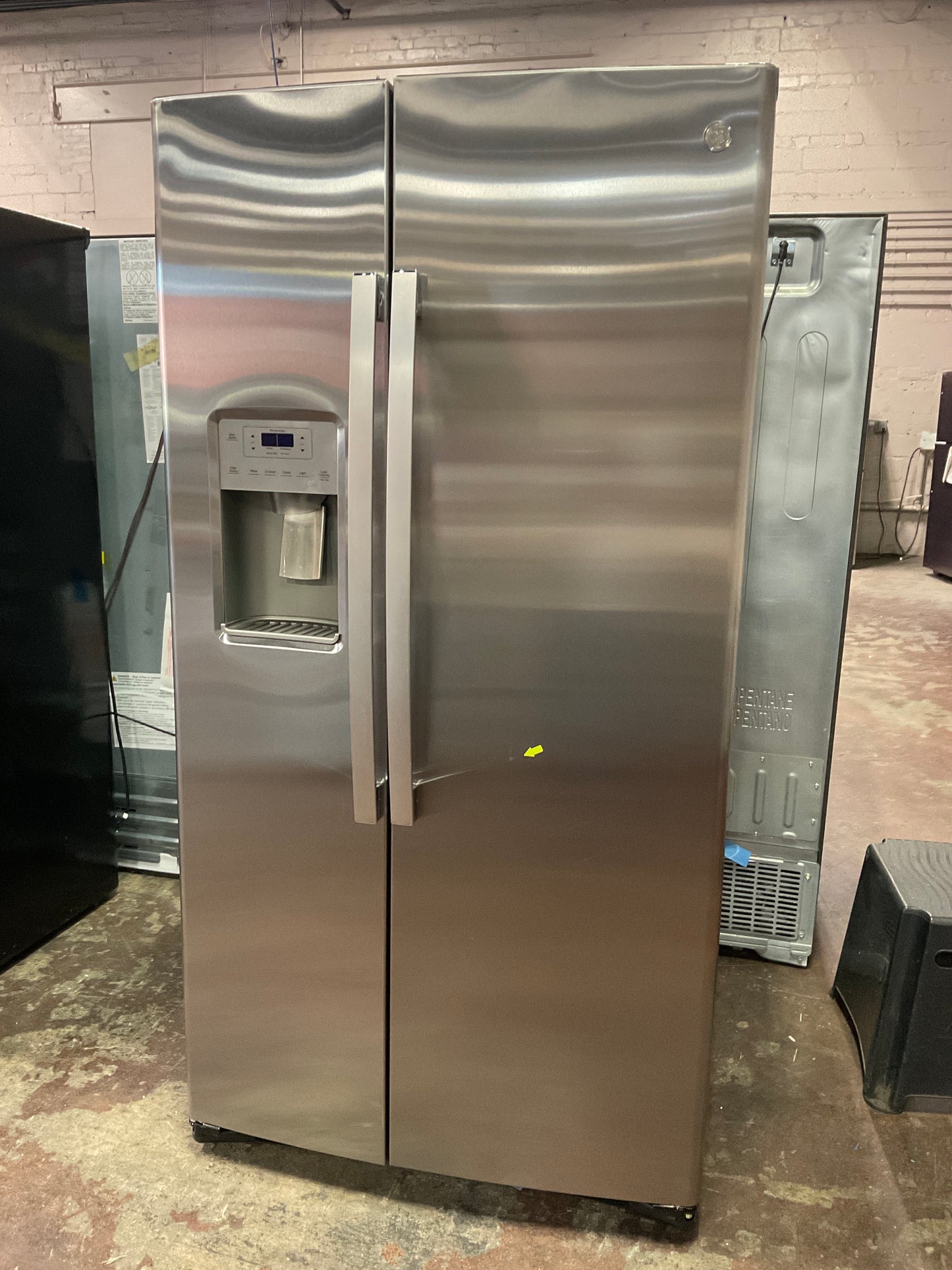 Front view, door closed