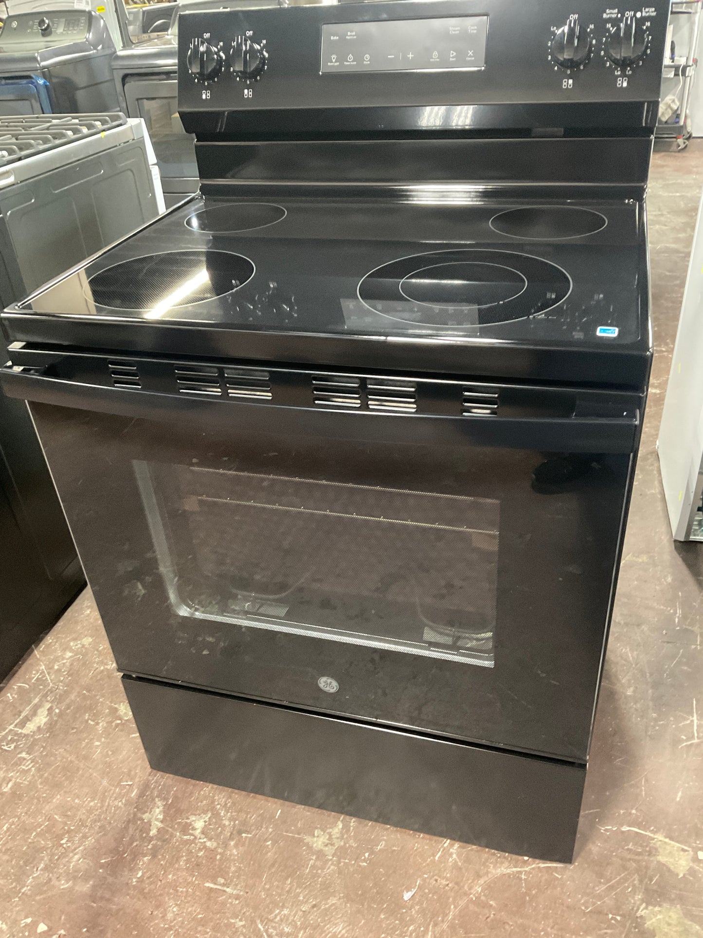 Front view, oven-door closed