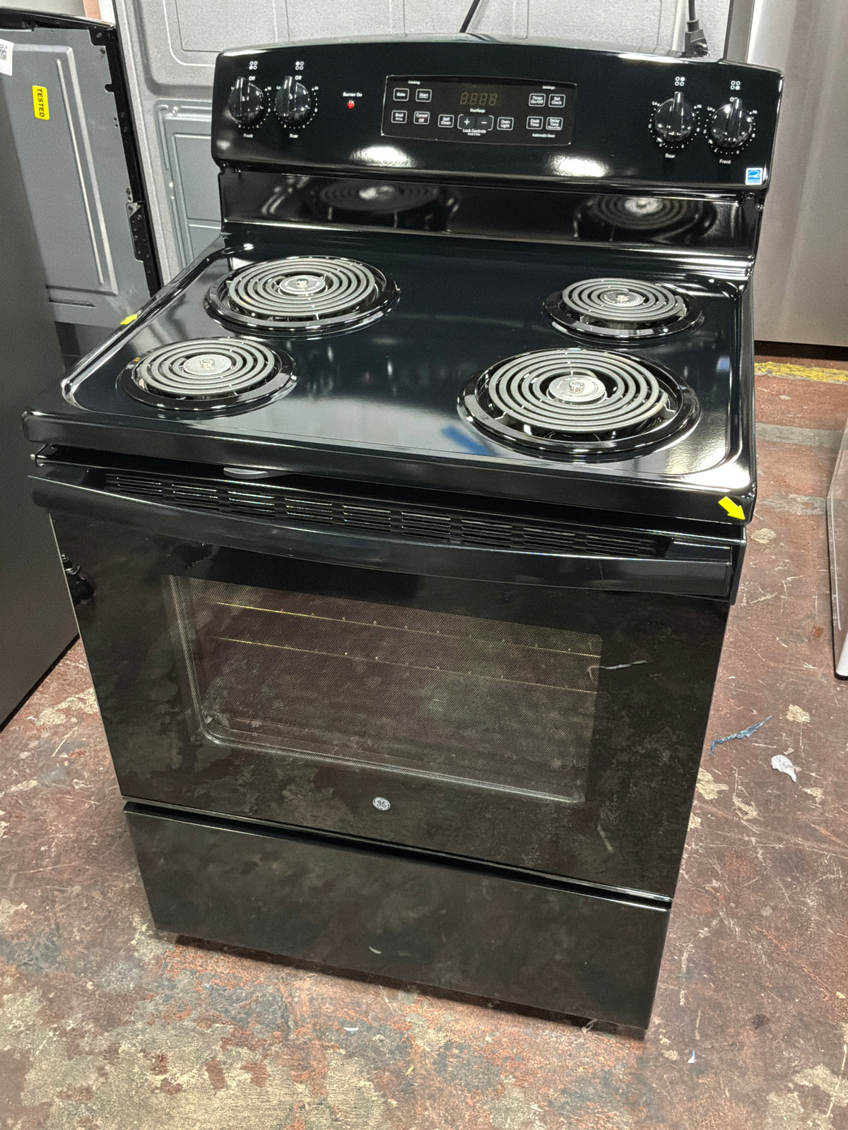 Front view, oven-door closed