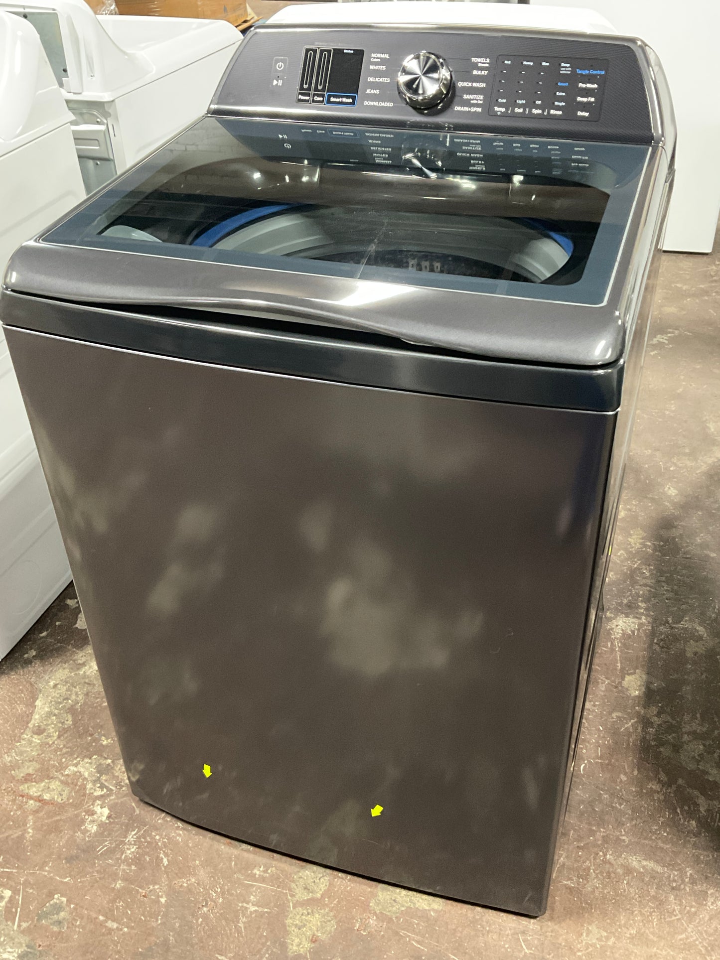 Front view, door closed