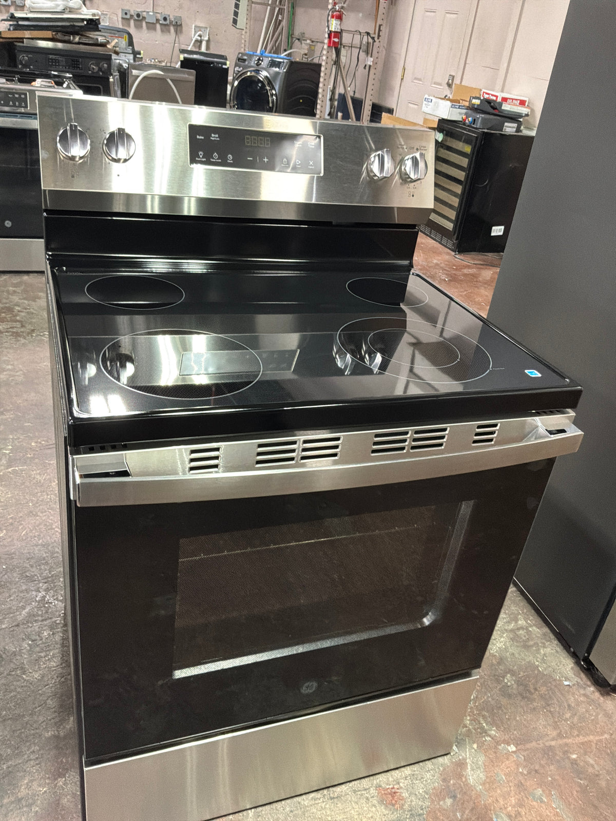 Front view, oven-door closed